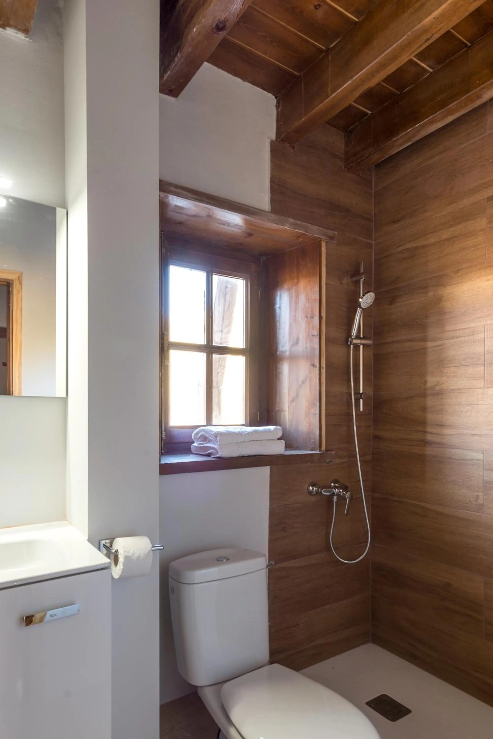 Shower in SNÖ Vall de Boí