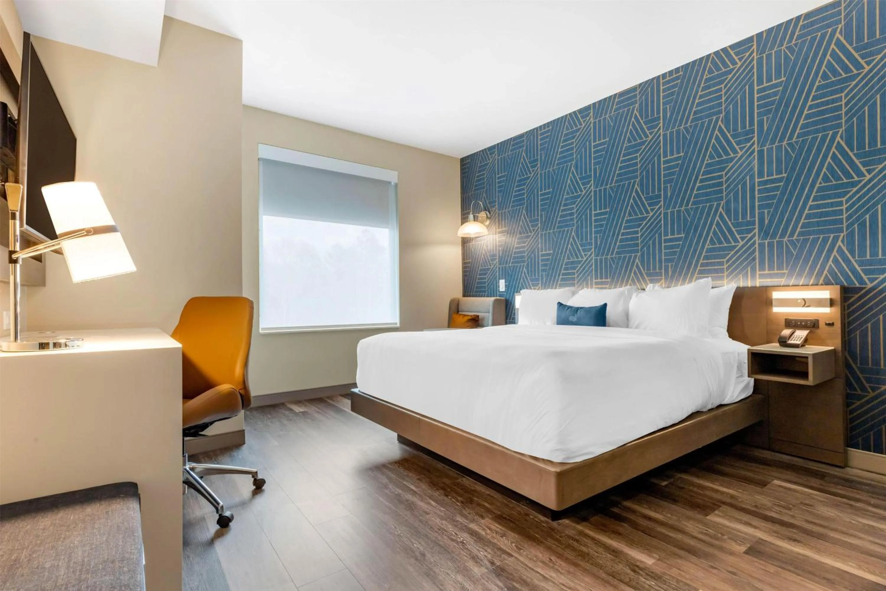 Bed in DoubleTree by Hilton Summerville Nexton