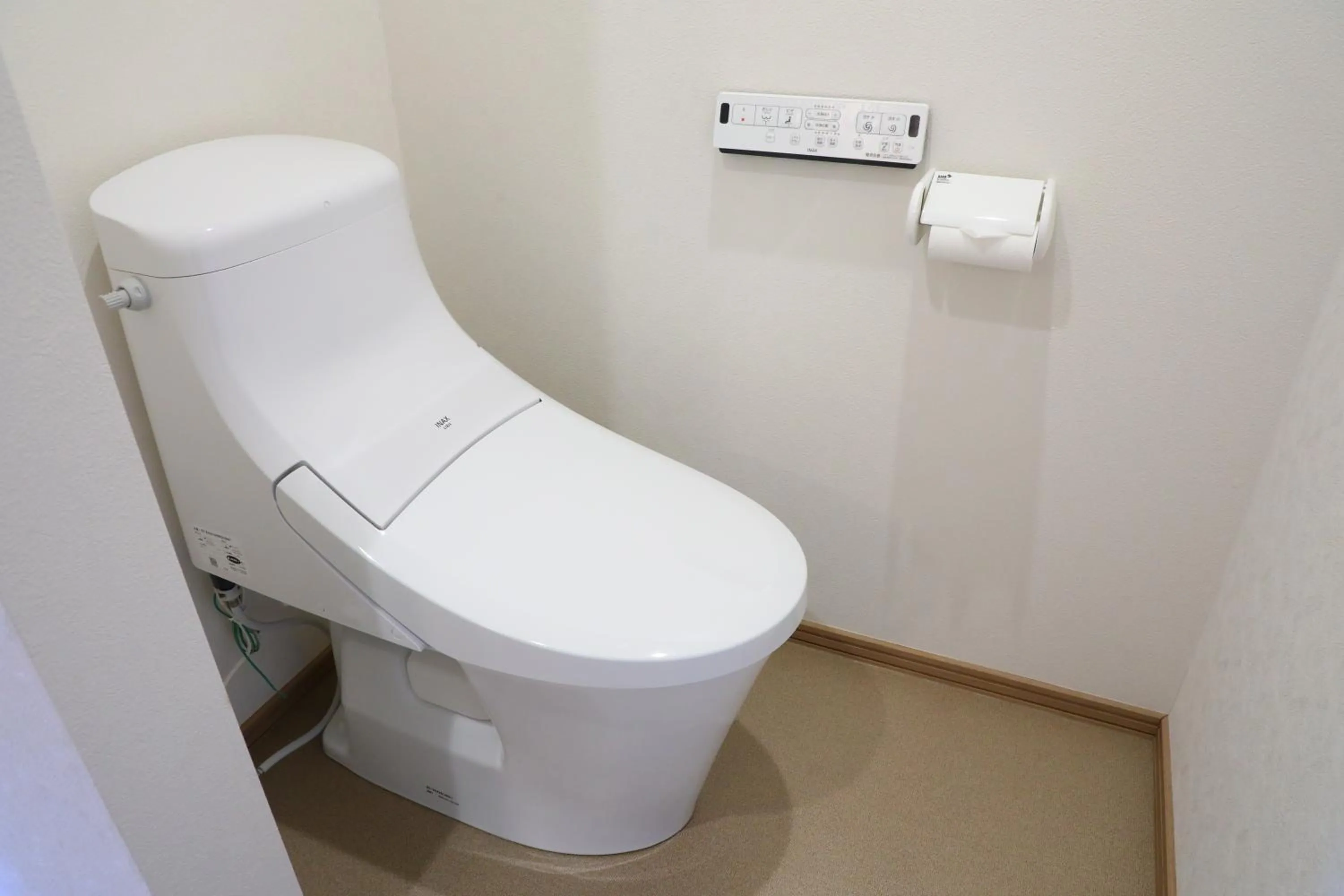 Toilet in Donguri House