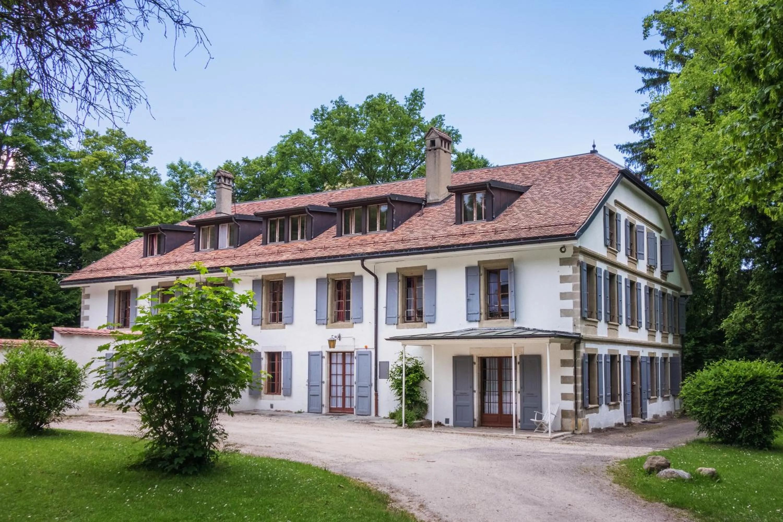 Property building in Château de Bossey