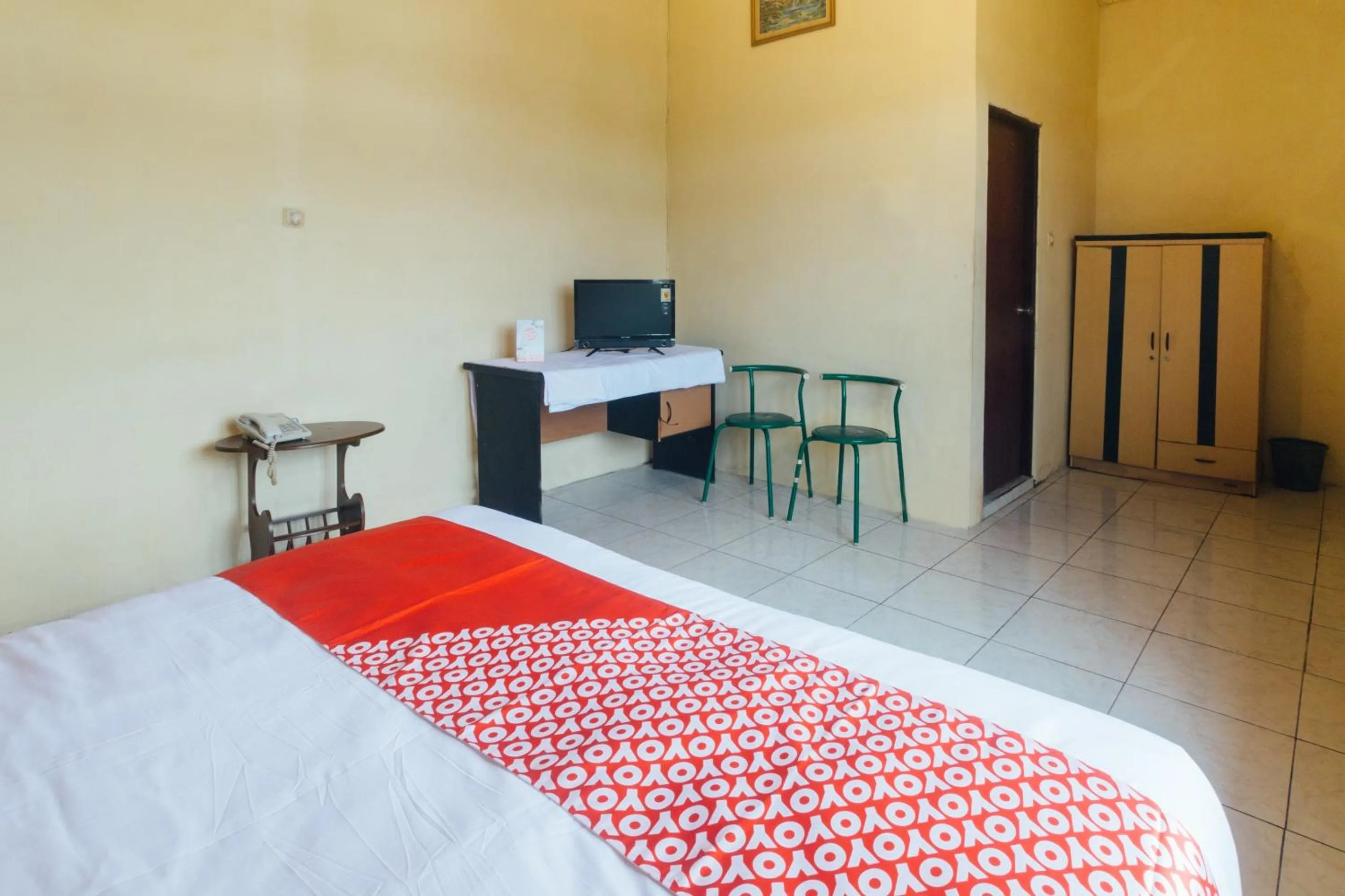 Bedroom, Bed in Hotel O Astika