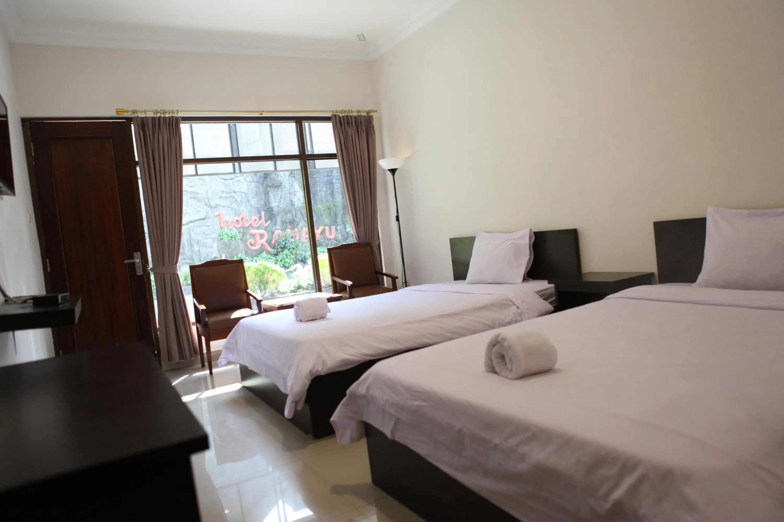Bed in Rahayu Hotel Cirebon