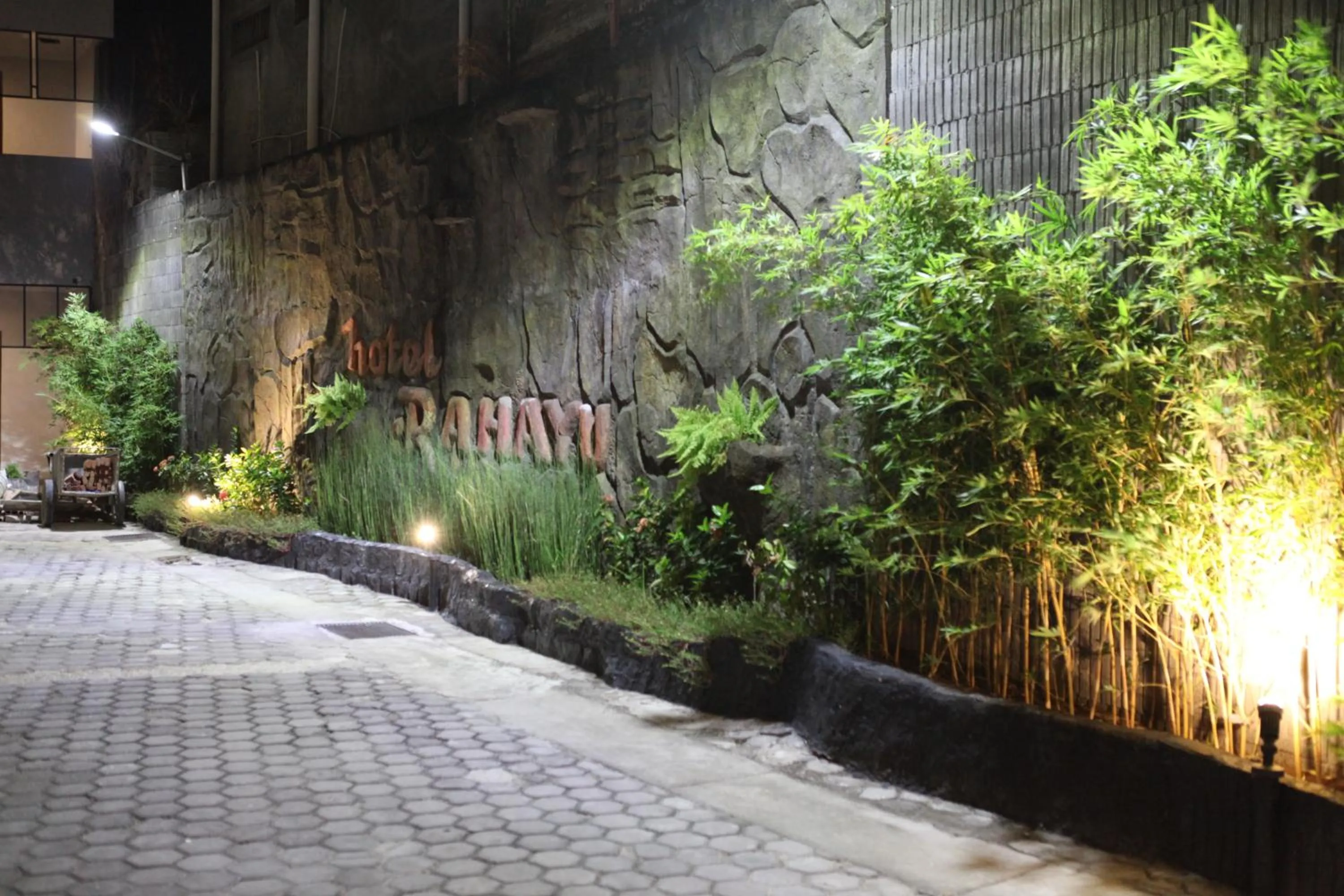 Garden in Rahayu Hotel Cirebon