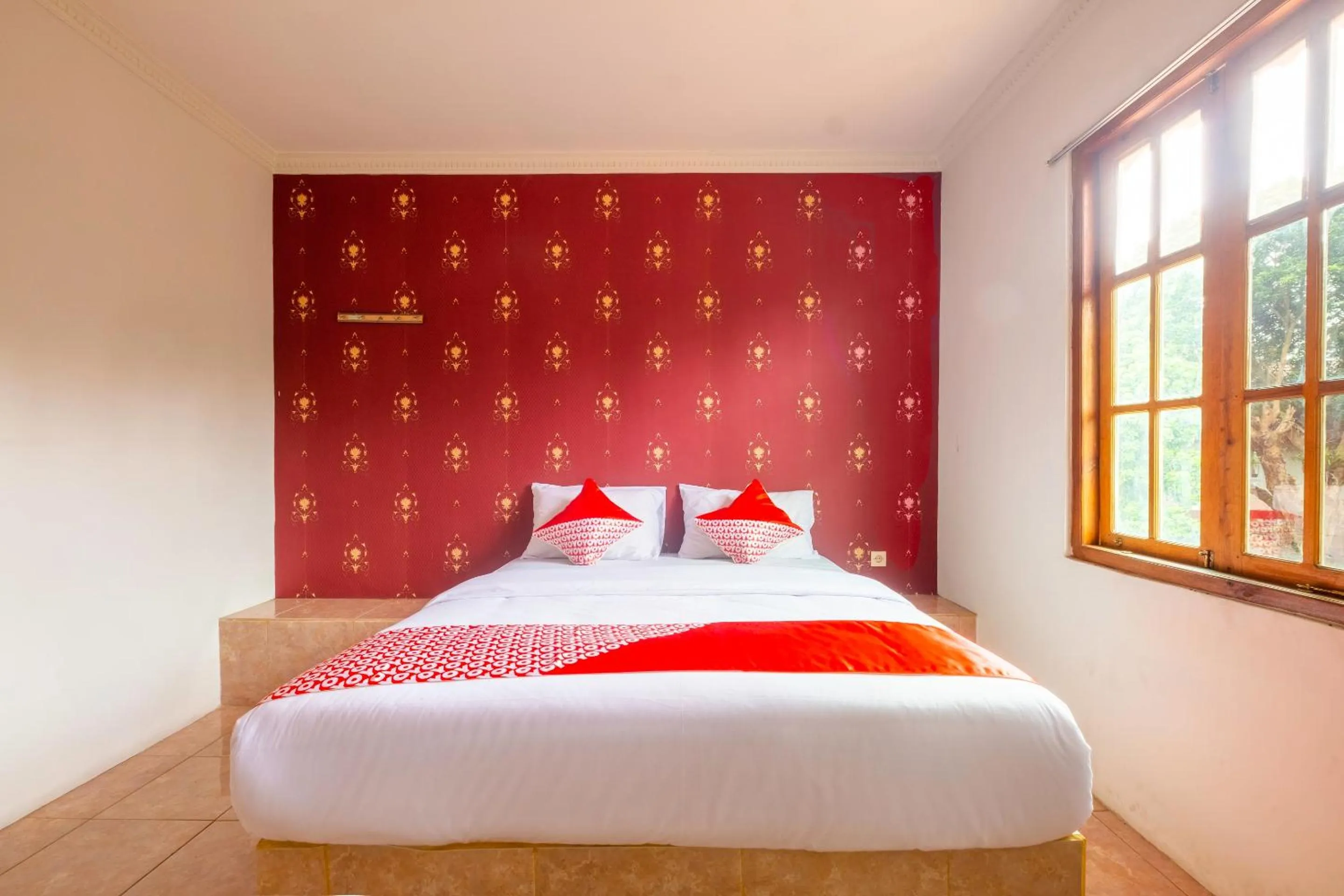 Bedroom, Bed in OYO 2278 Cikidang Hunting Resort