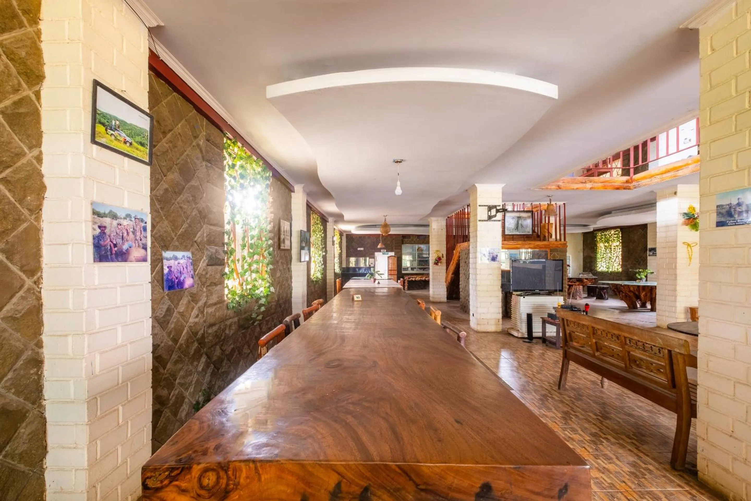 Lobby or reception in OYO 2278 Cikidang Hunting Resort