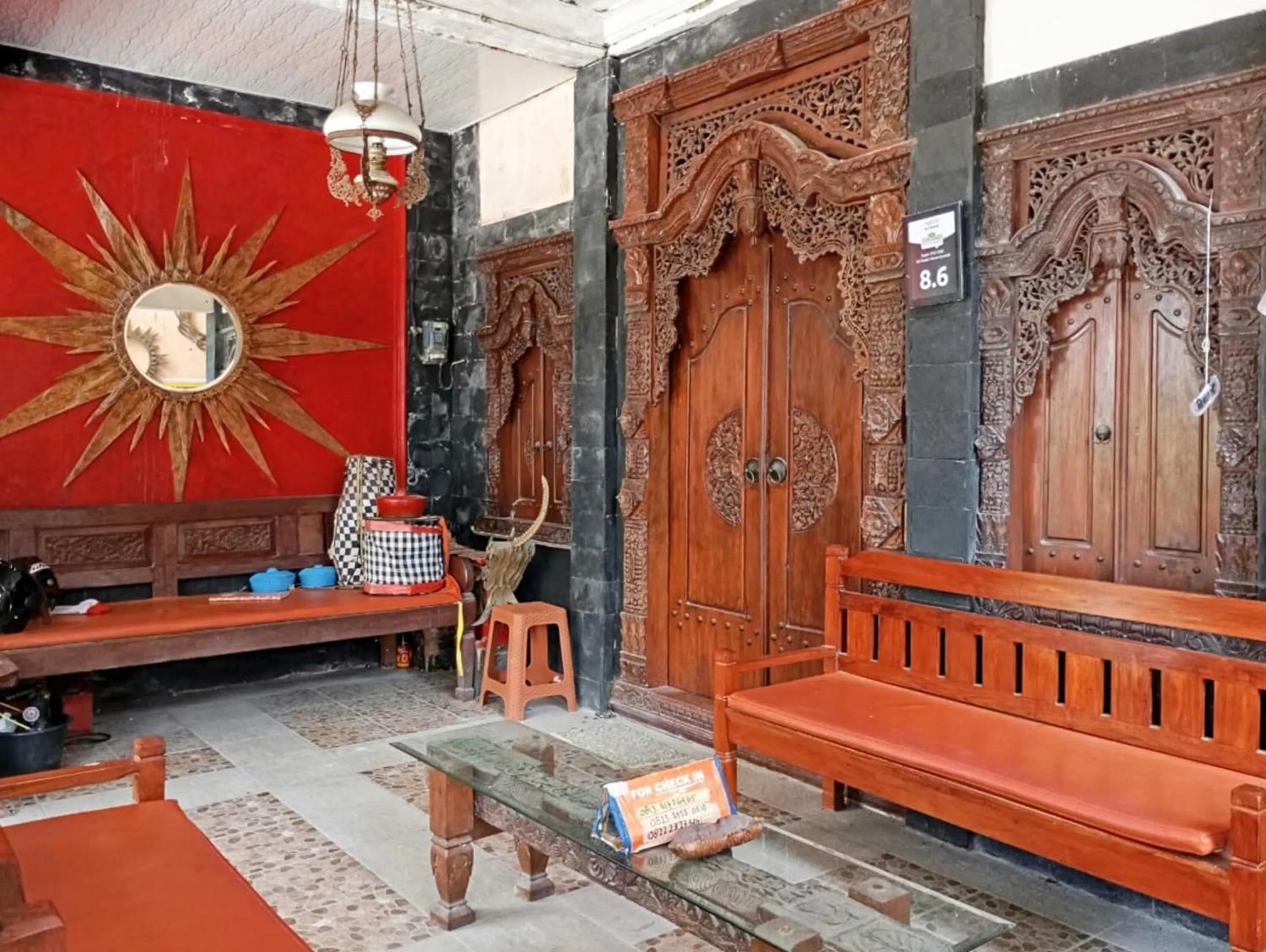 Seating area in Art Guesthouse Syariah Near Malioboro RedPartner