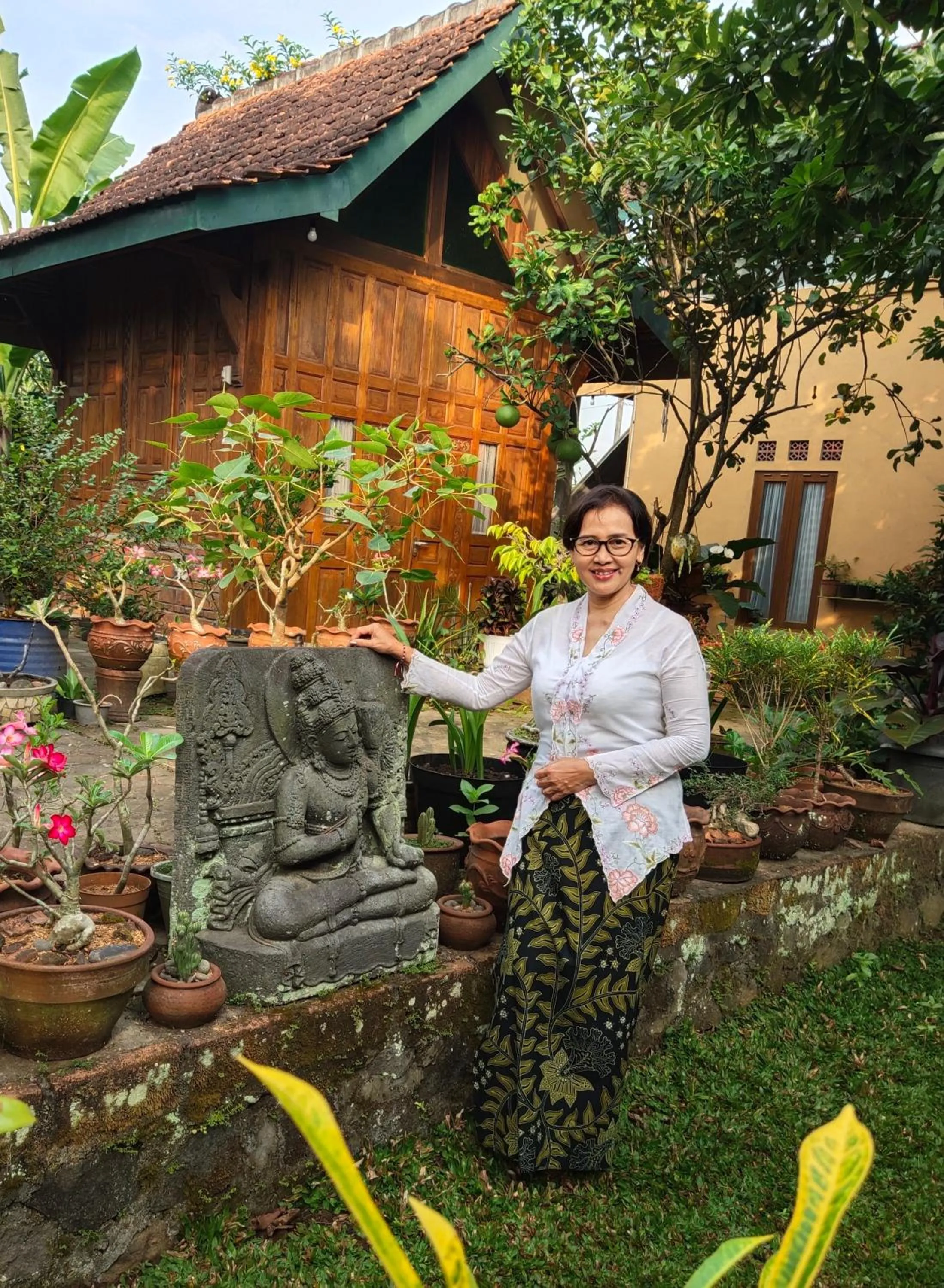 People in Mettaloka Guesthouse