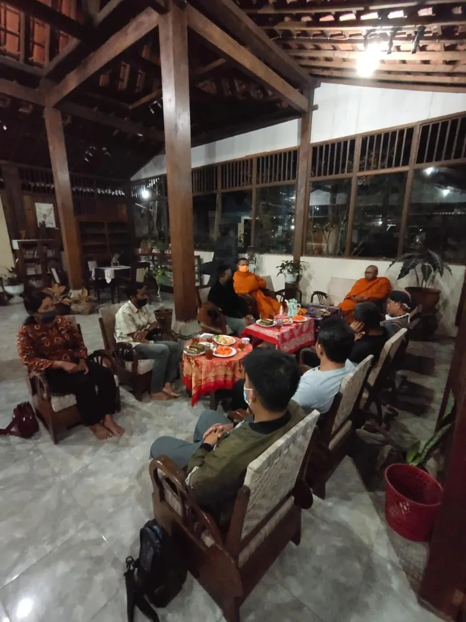 group of guests in Mettaloka Guesthouse