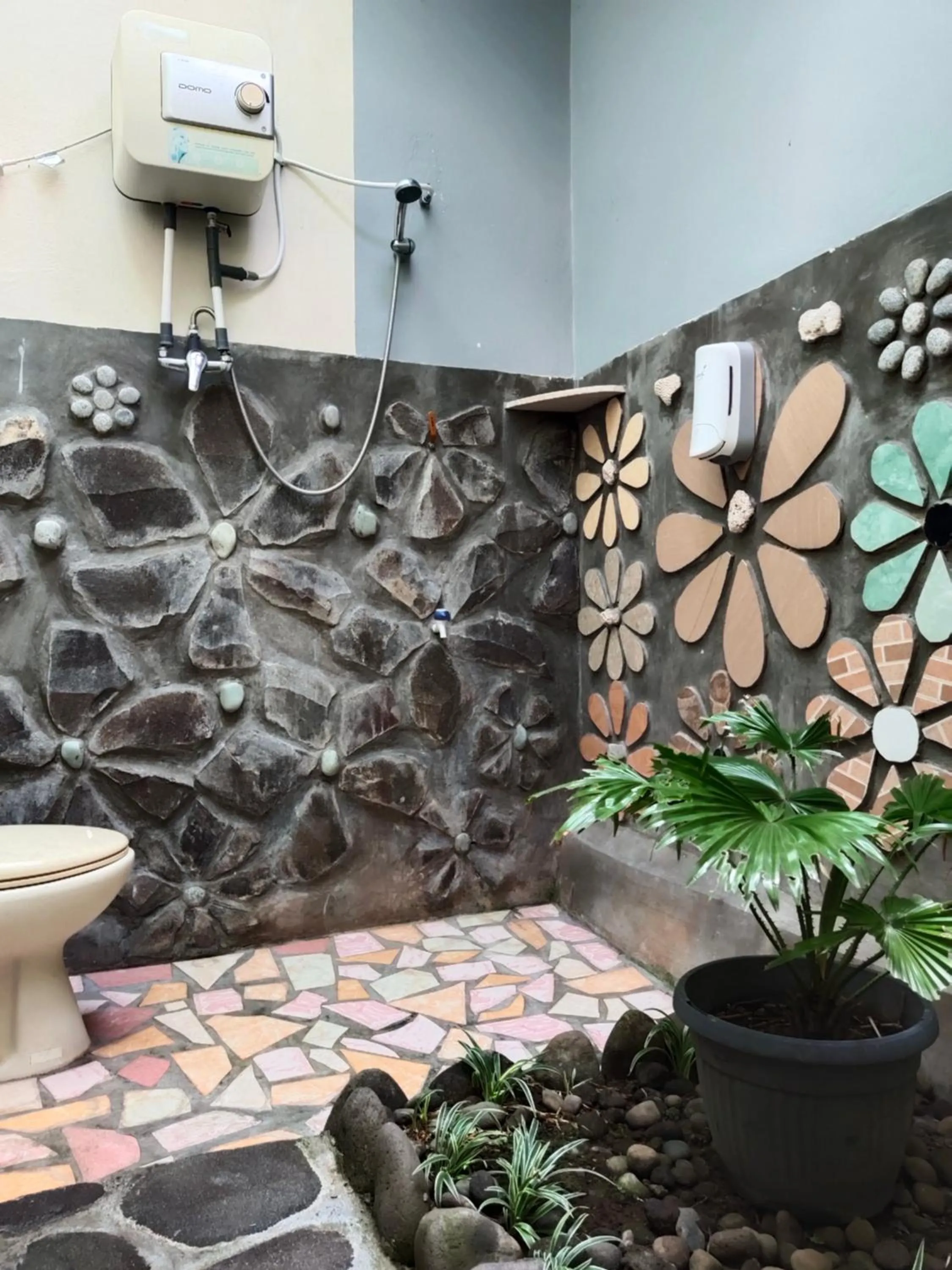 Bathroom in Mettaloka Guesthouse