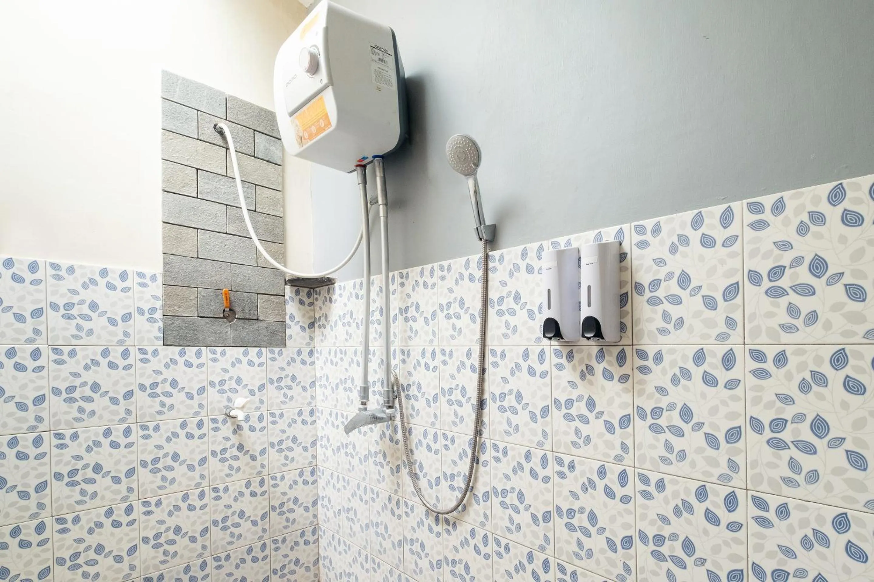 Bathroom in Mettaloka Guesthouse