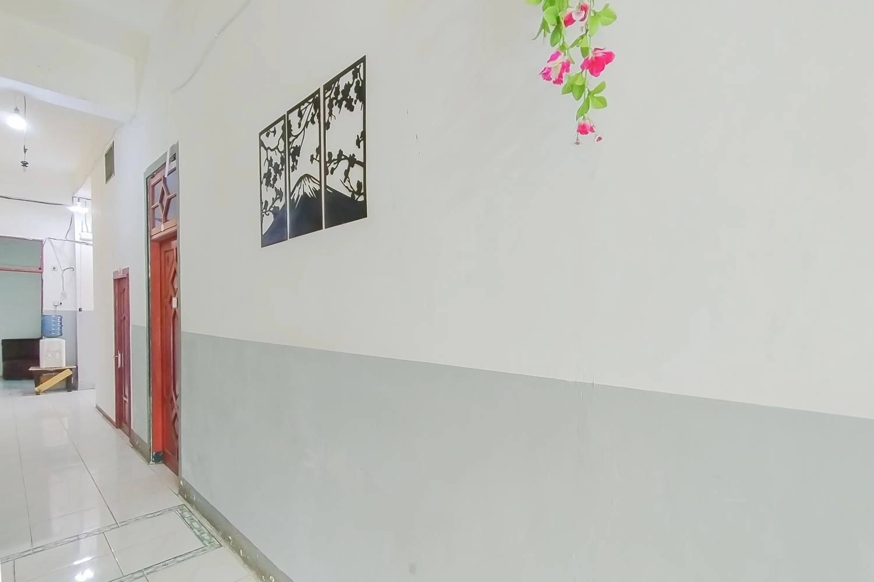 Property building in OYO 2301 Hocky Guest House