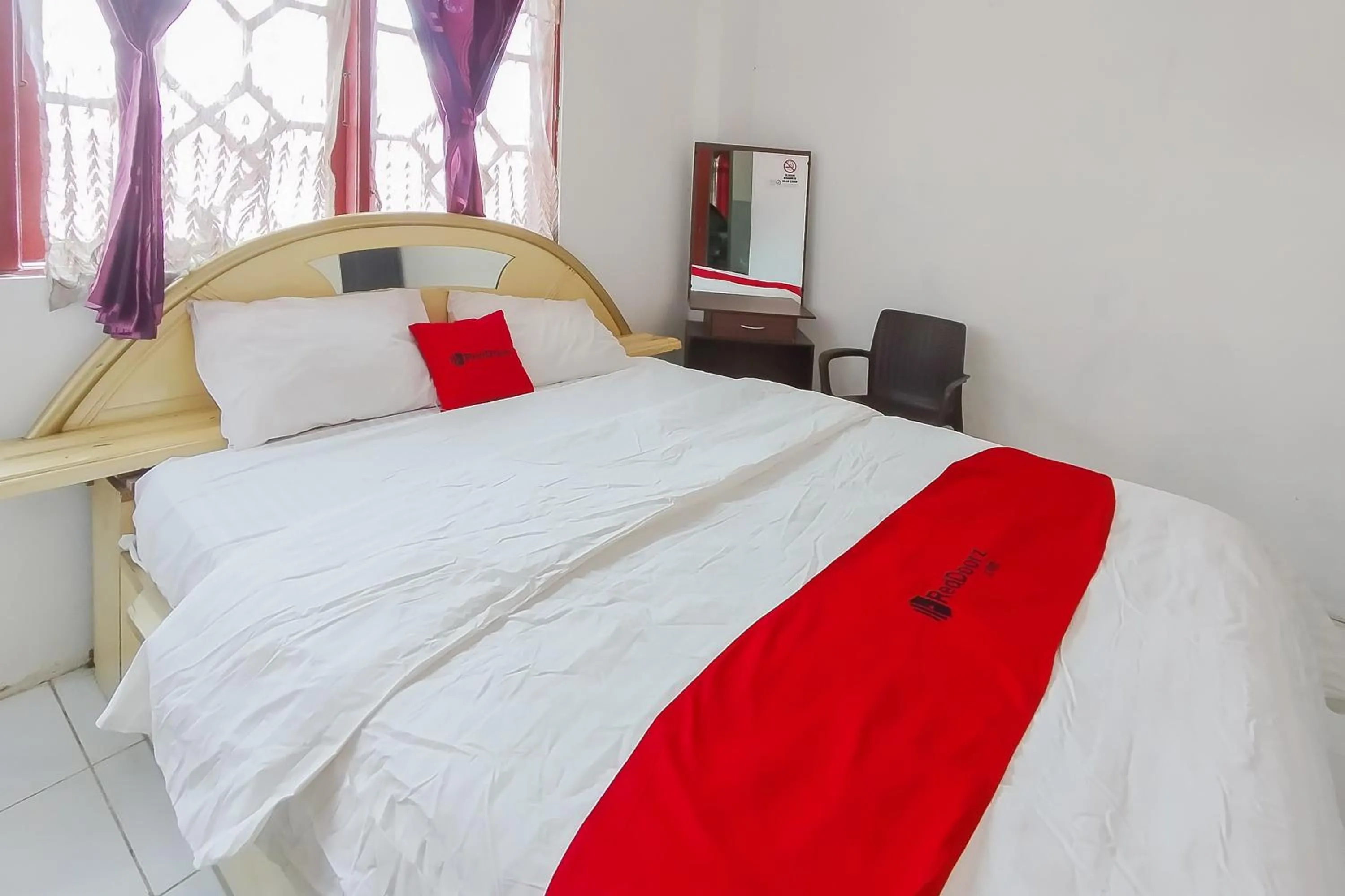 Bedroom, Bed in OYO 2301 Hocky Guest House