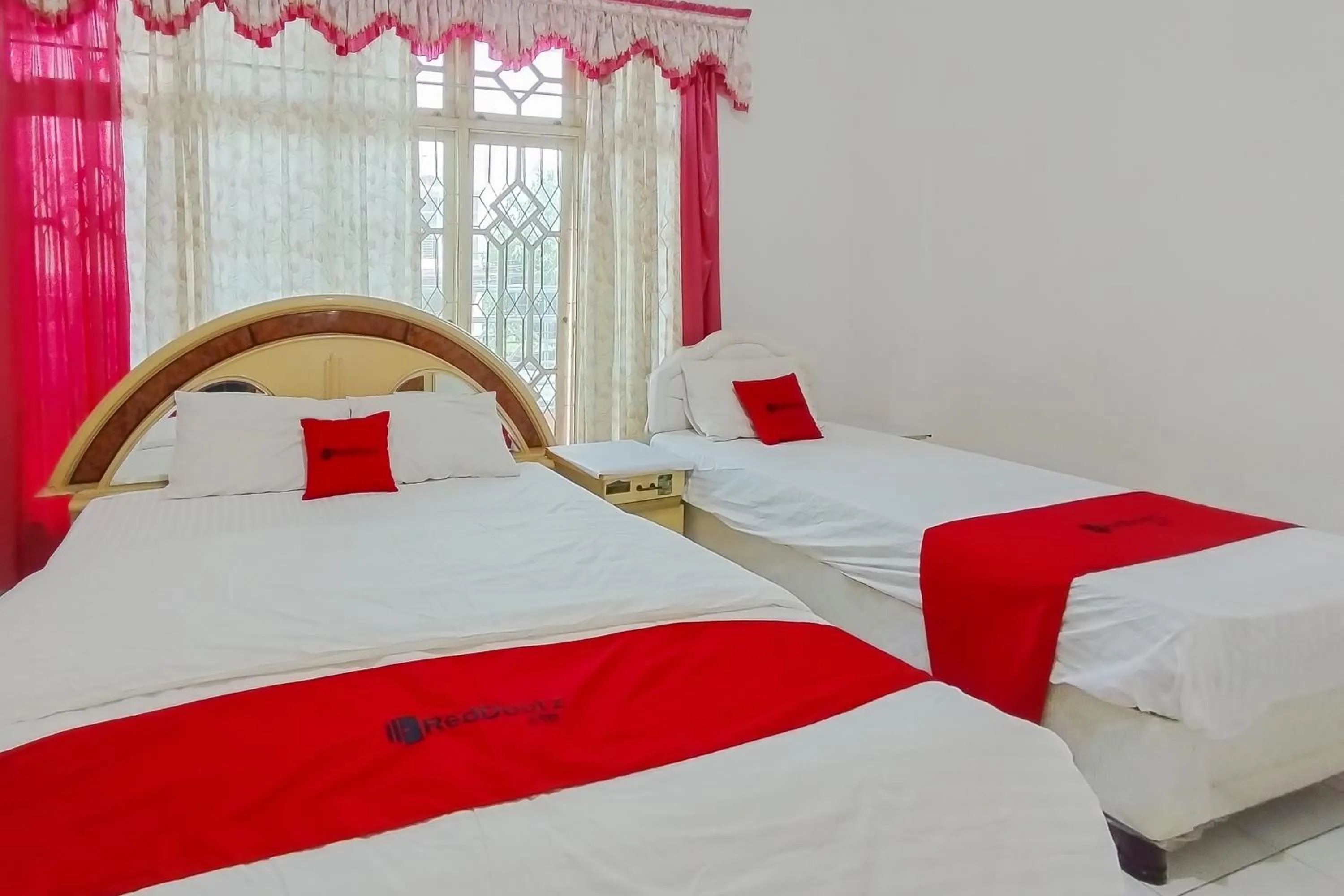 Bedroom, Bed in OYO 2301 Hocky Guest House