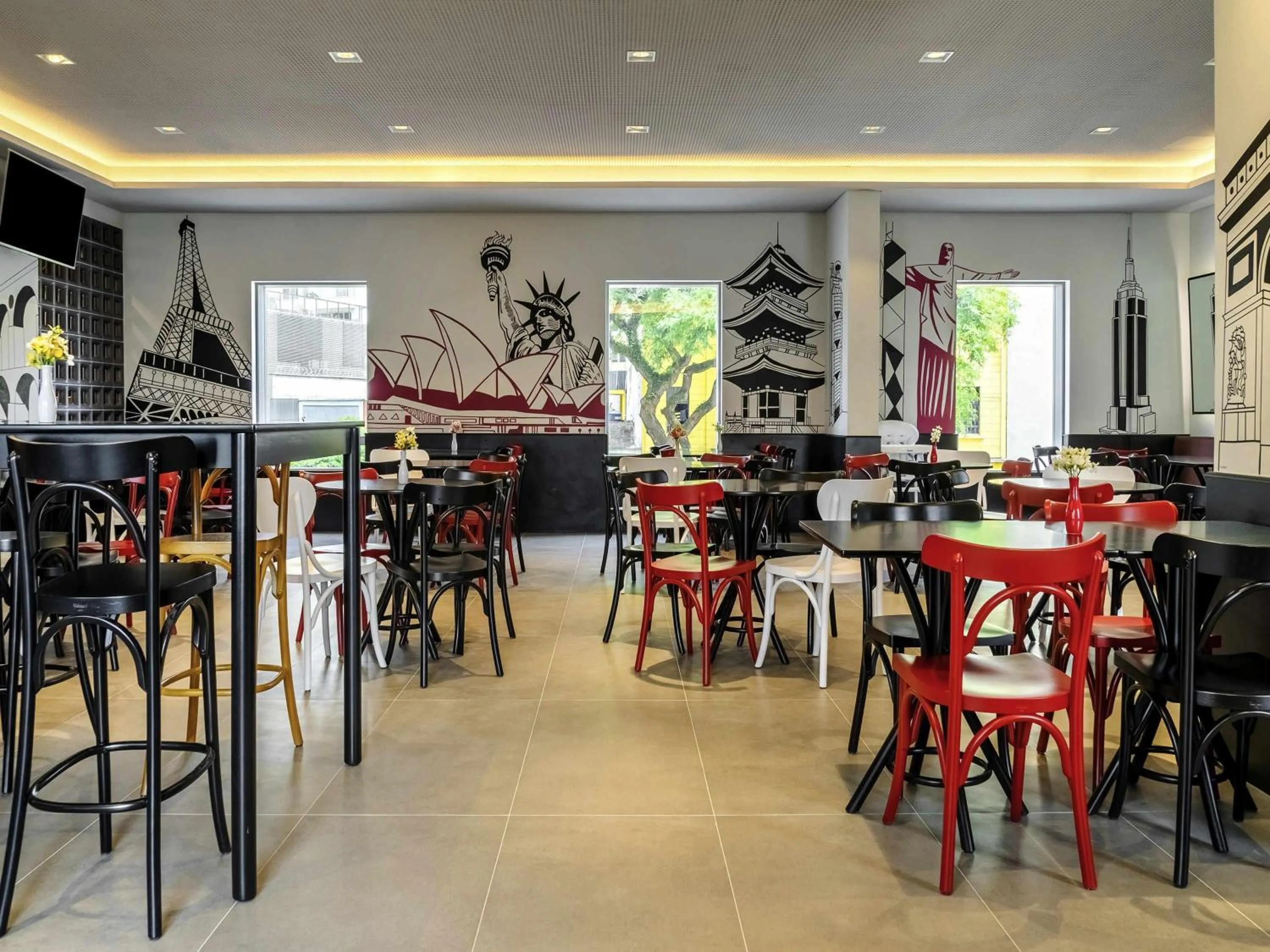 Restaurant/places to eat in Ibis Styles SP Centro