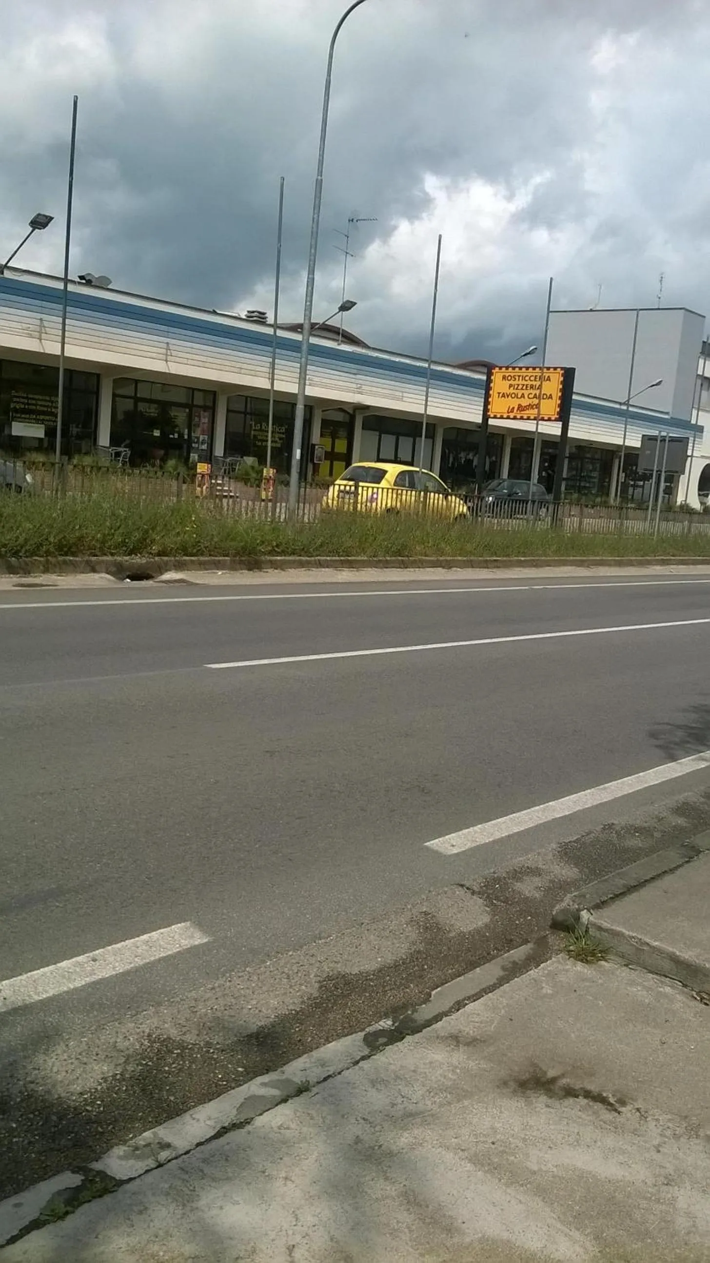 Restaurant/places to eat in La Casetta Dei Cedri