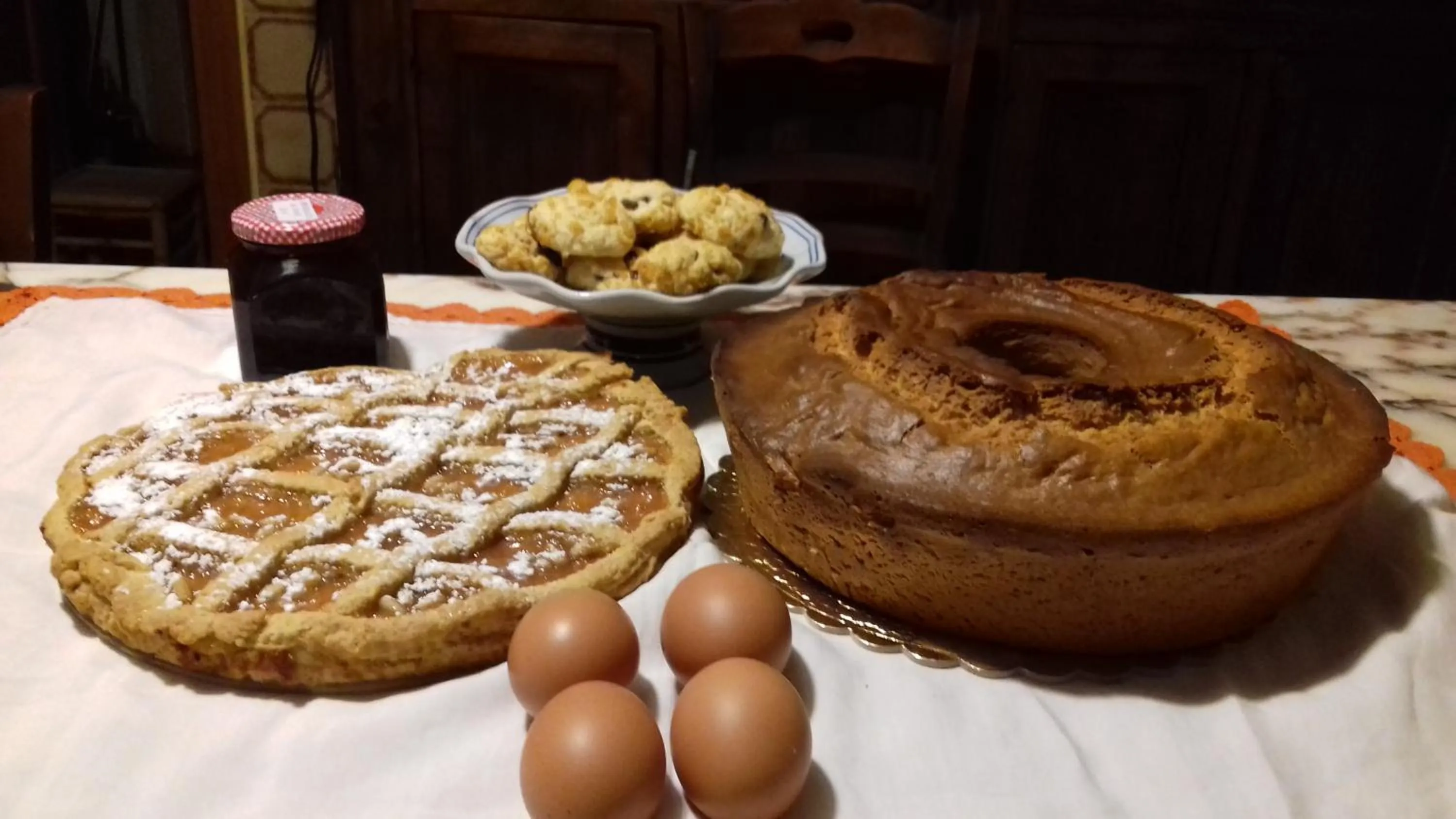 Buffet breakfast in La Casetta Dei Cedri