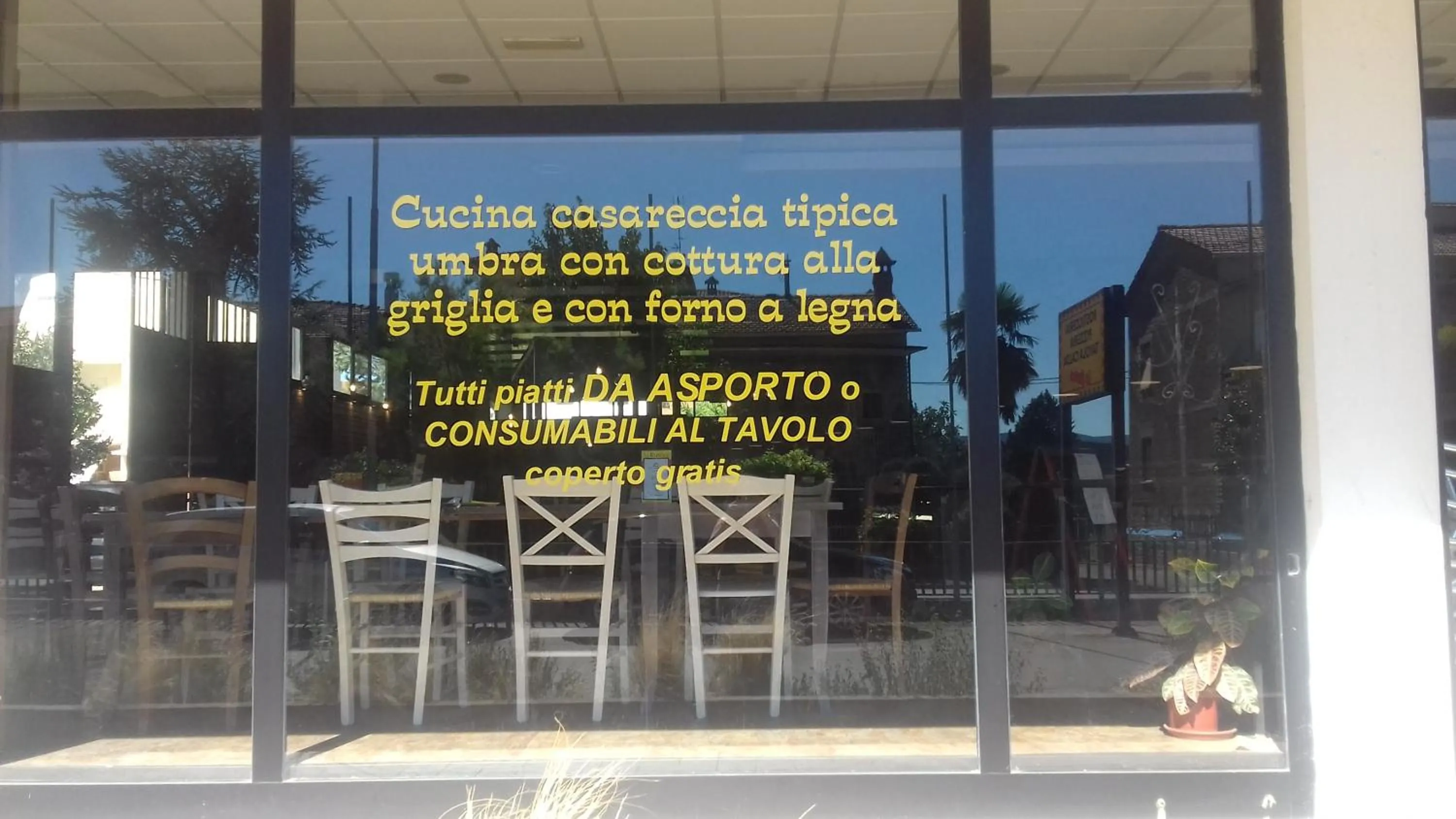 Restaurant/places to eat in La Casetta Dei Cedri