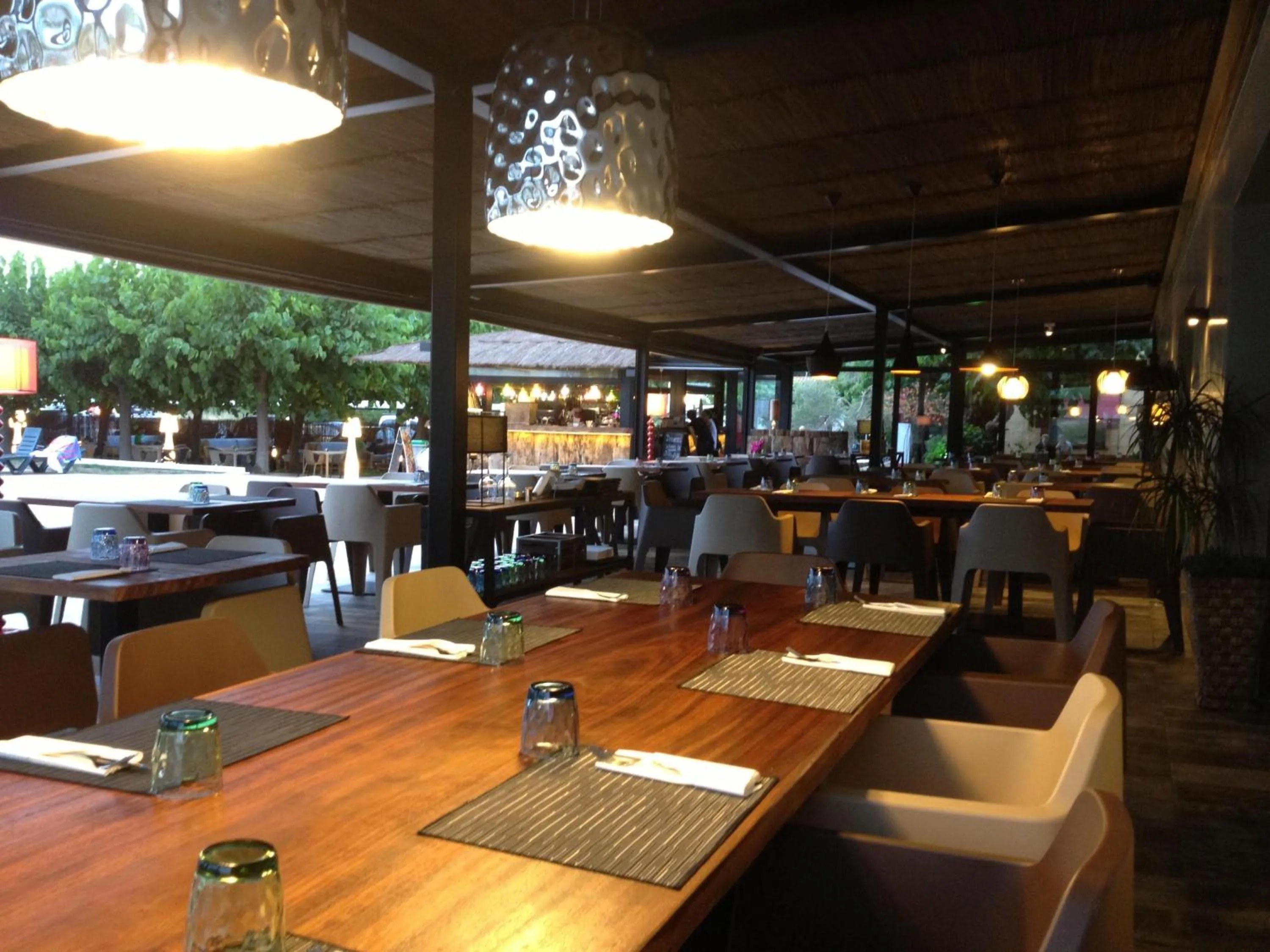 Restaurant/places to eat in Hostal SolFina