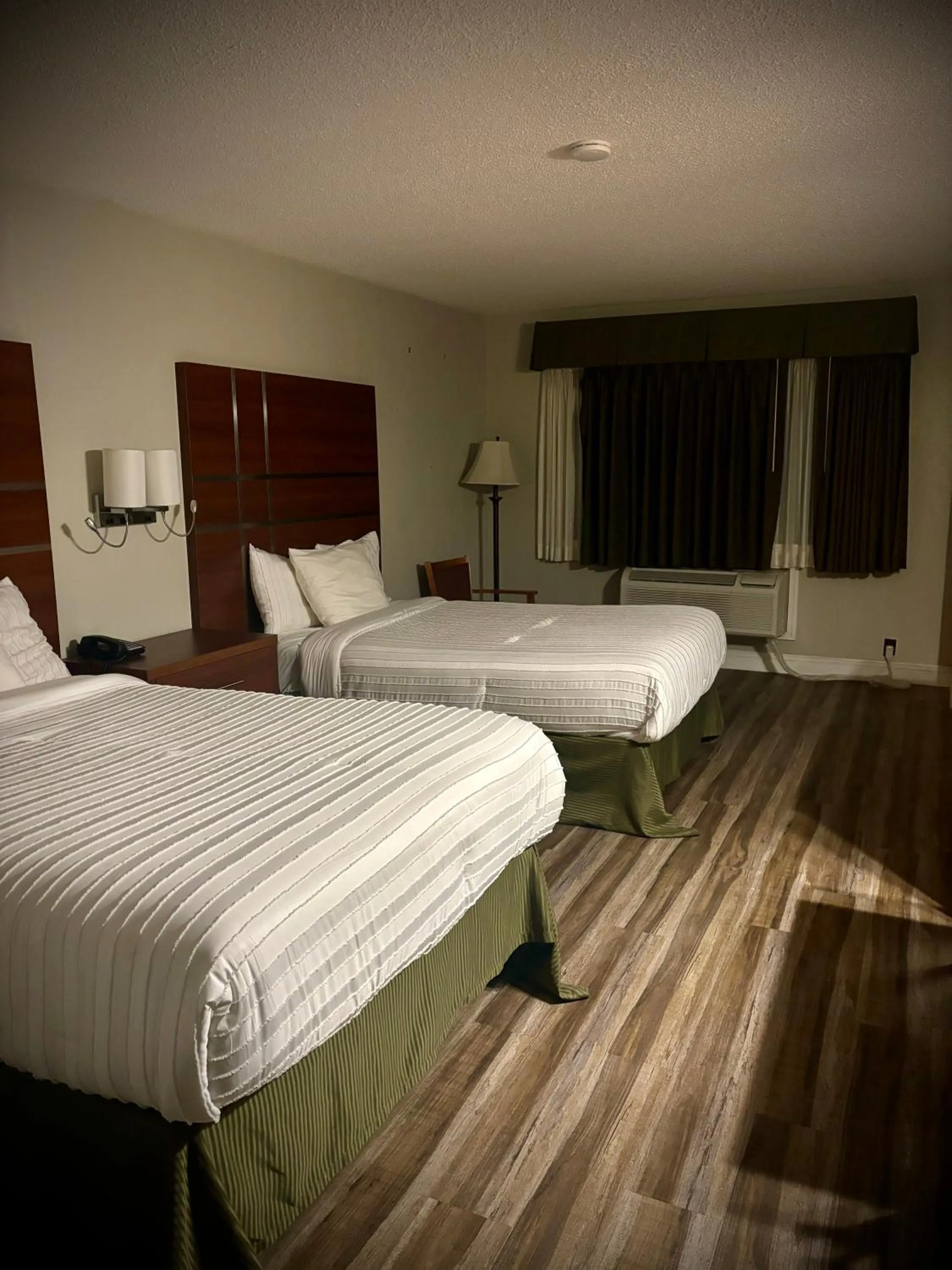 Bedroom, Bed in Western Holiday Lodge