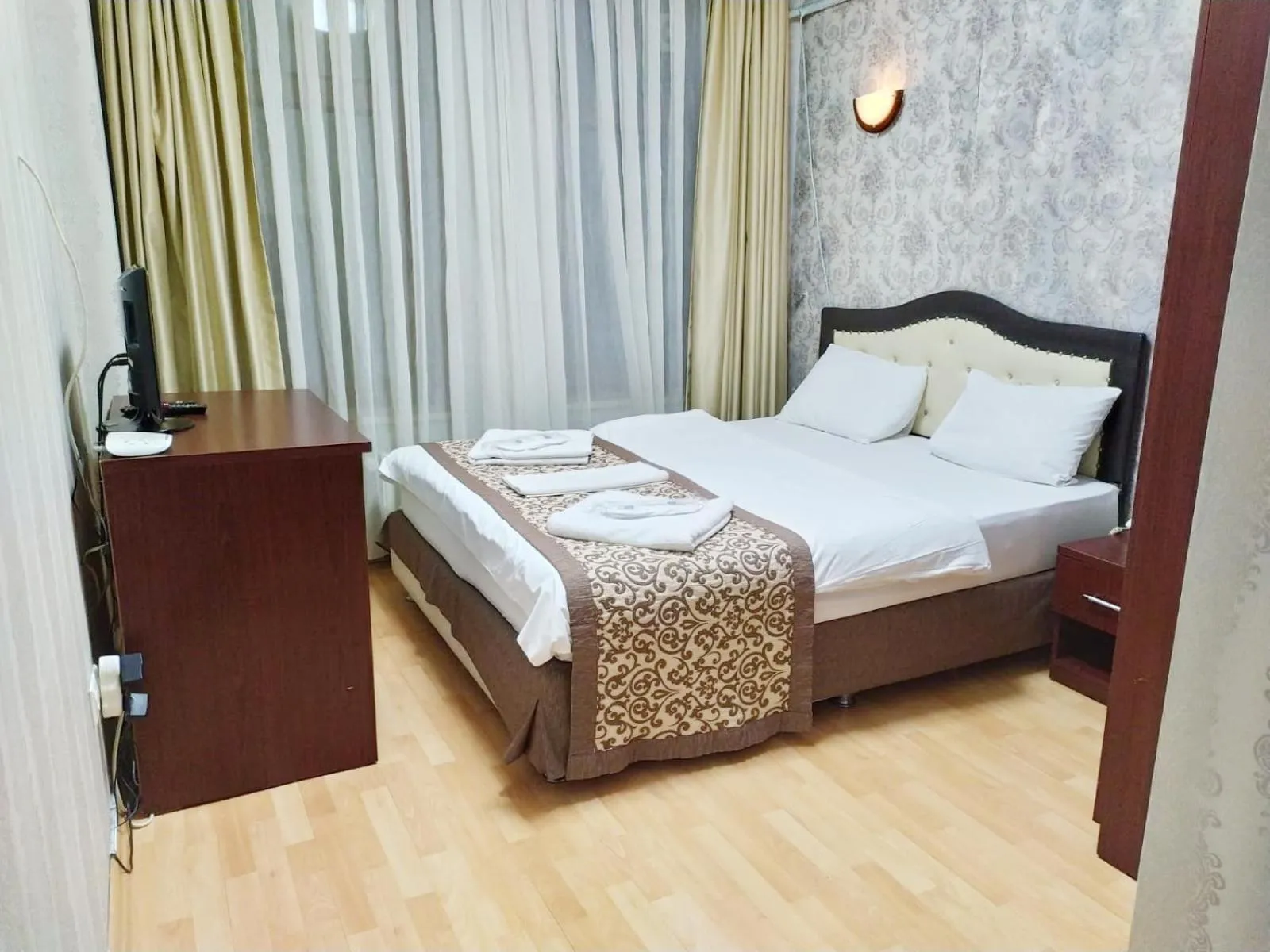 Photo of the whole room, Bed in Taxim Hotel Marin