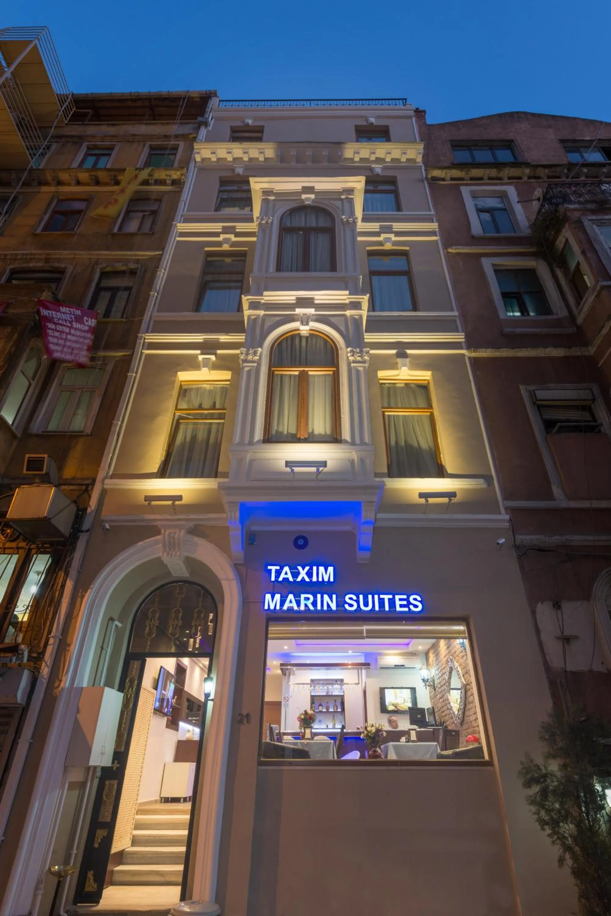 Facade/entrance in Taxim Hotel Marin