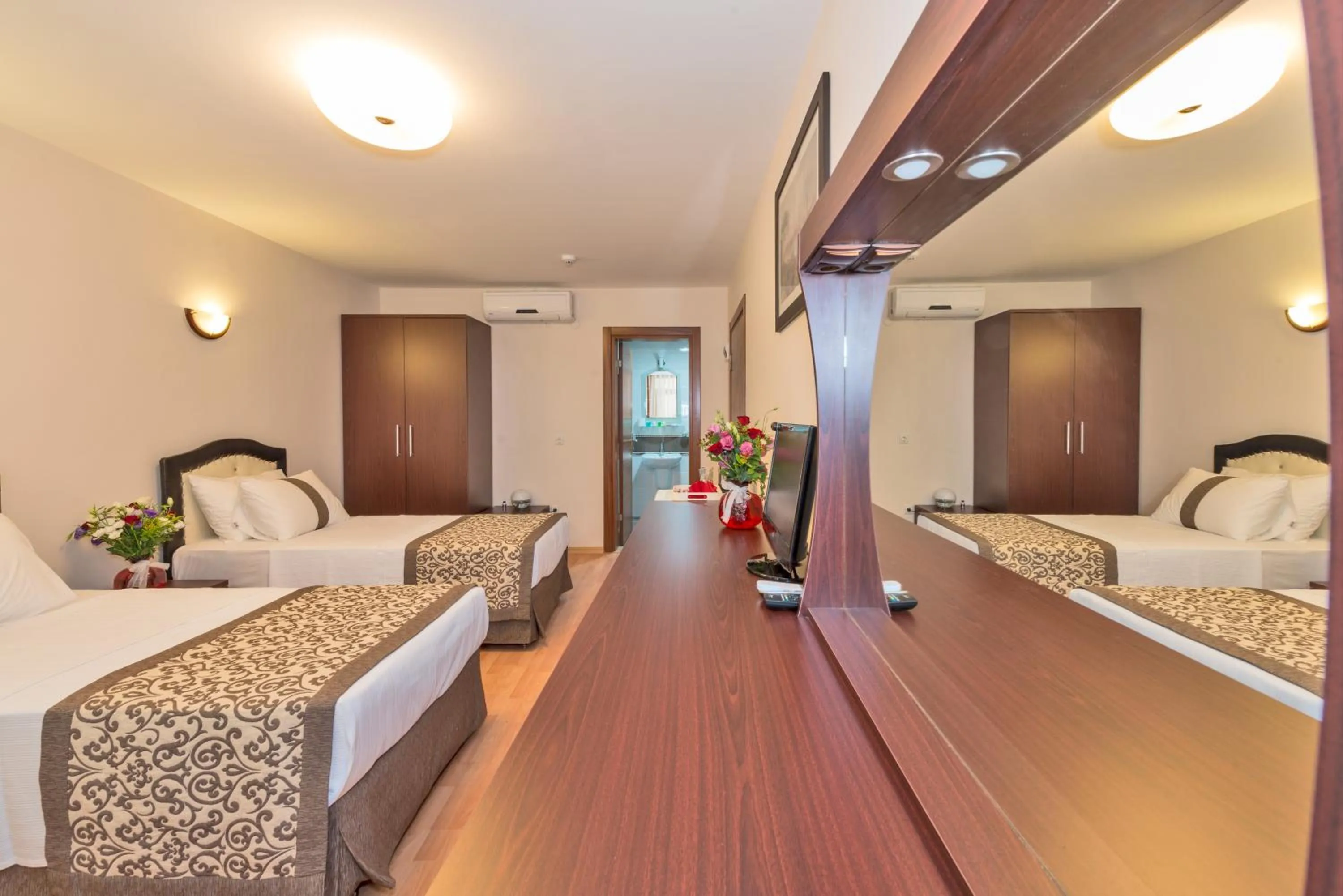 Photo of the whole room, Bed in Taxim Hotel Marin