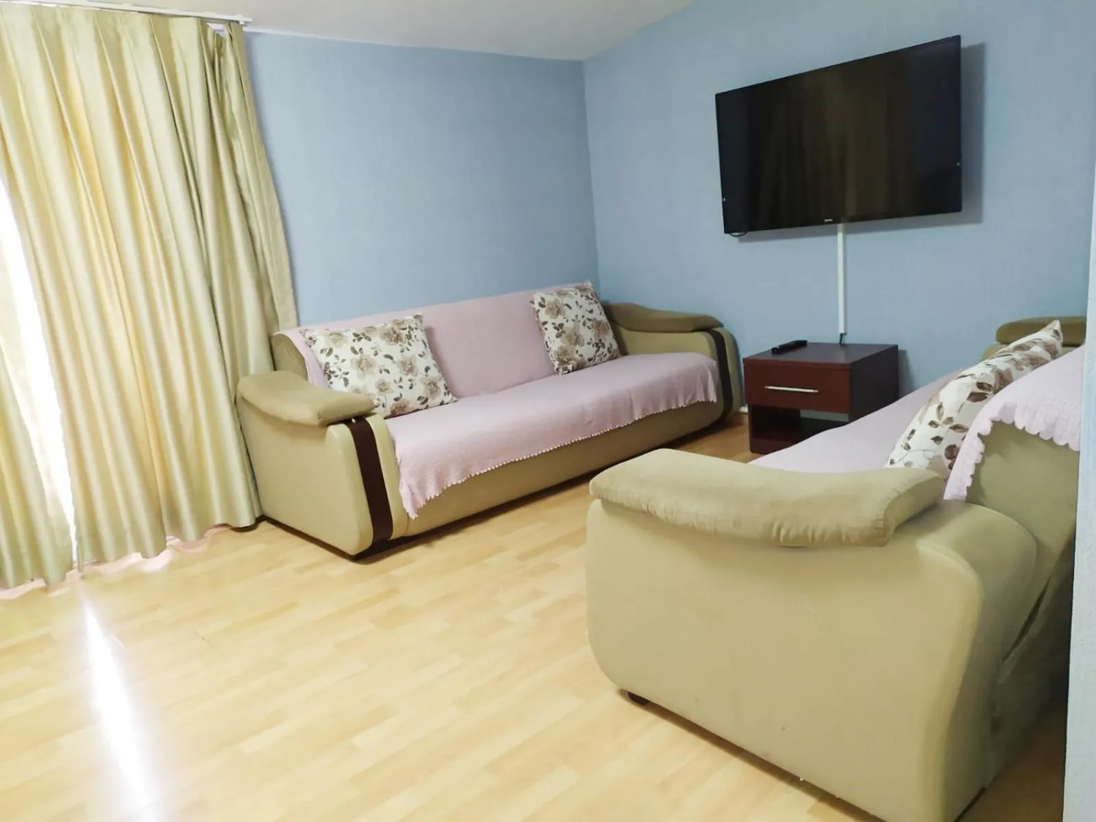 Seating area in Taxim Hotel Marin