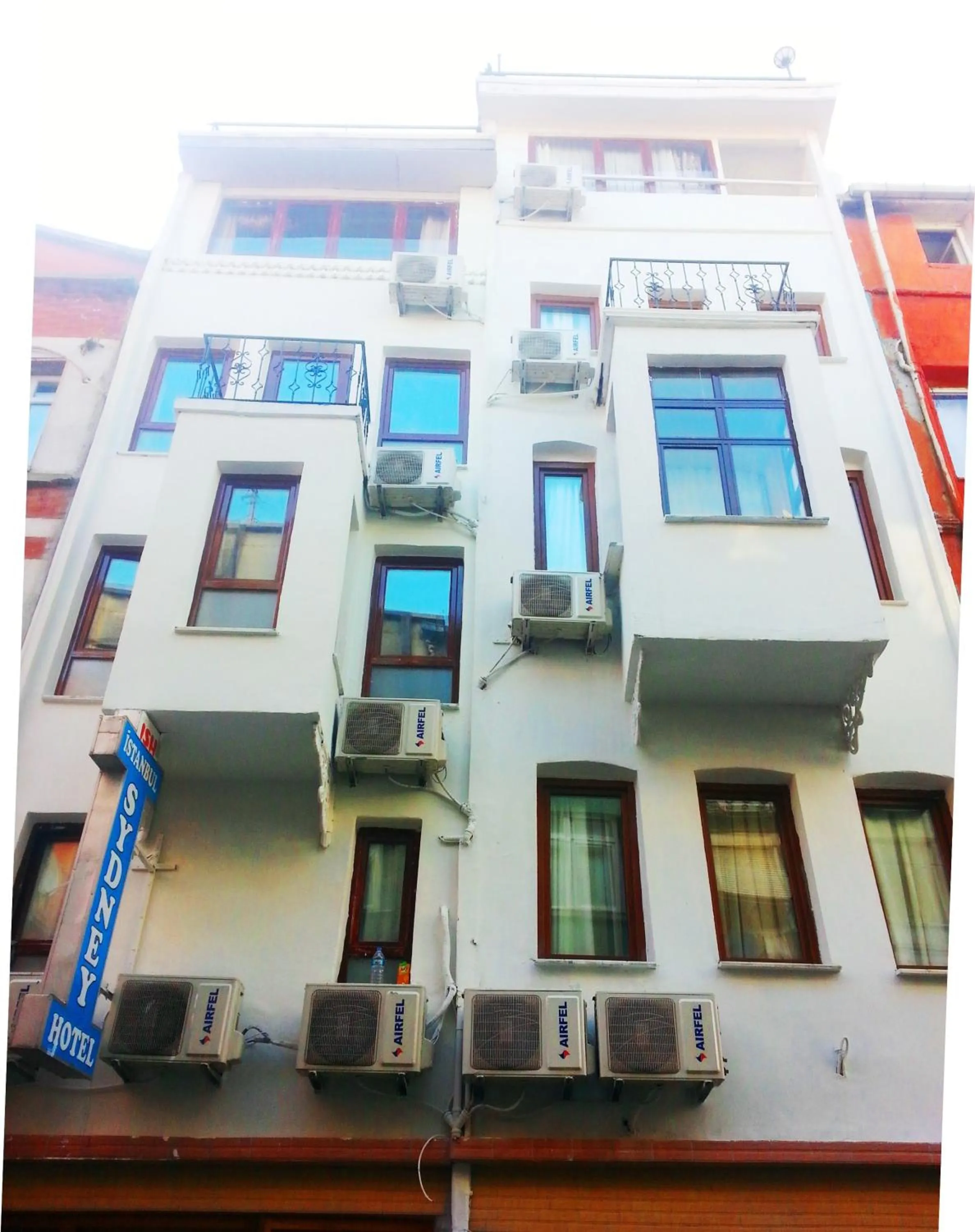 Facade/entrance in Istanbul Sydney Hotel