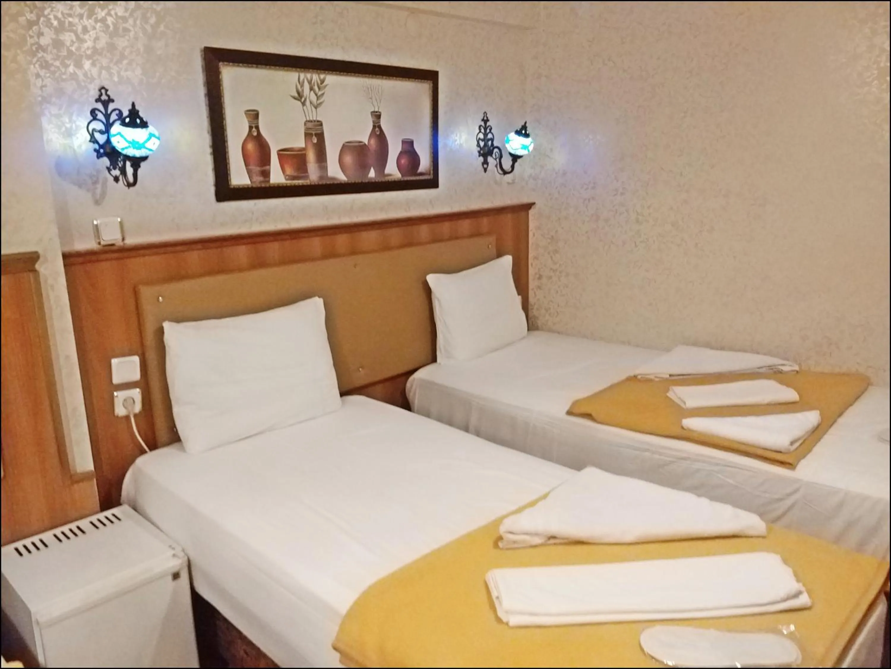 Photo of the whole room, Bed in Istanbul Sydney Hotel