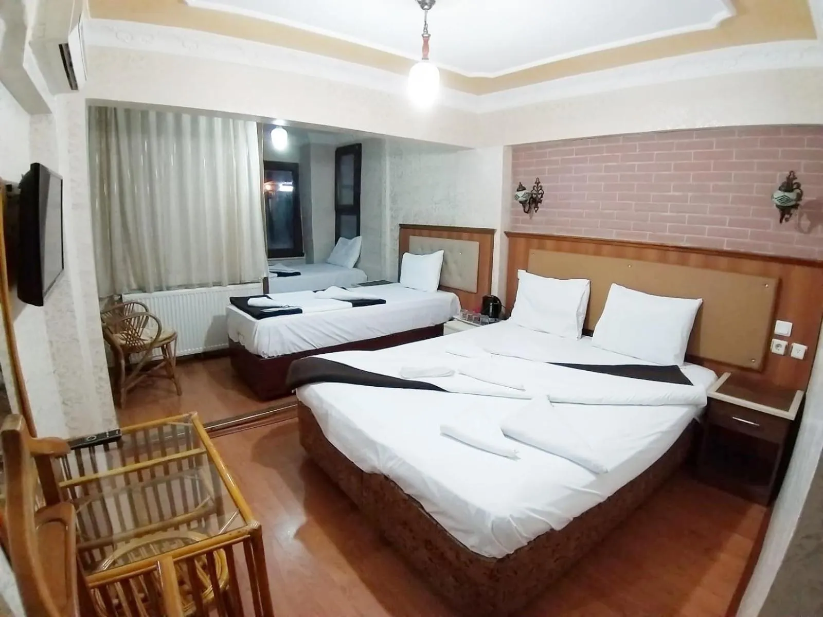 Bed in Istanbul Sydney Hotel