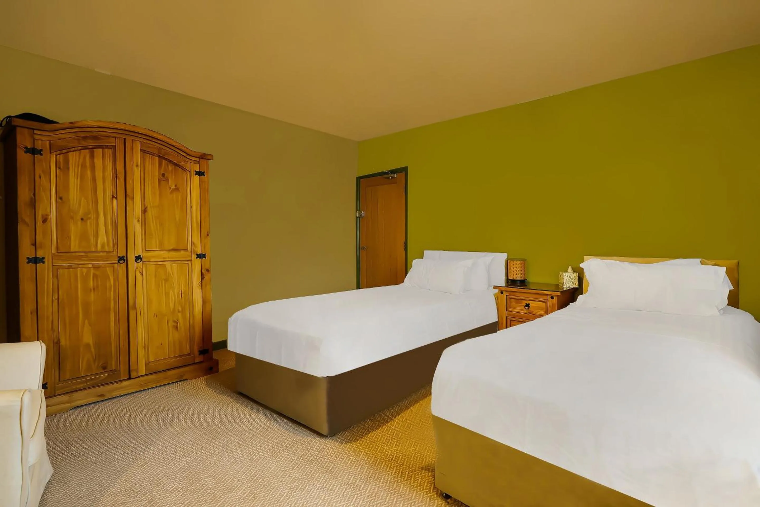 Bedroom, Bed in OYO The White Horse, Ripon North Yorkshire