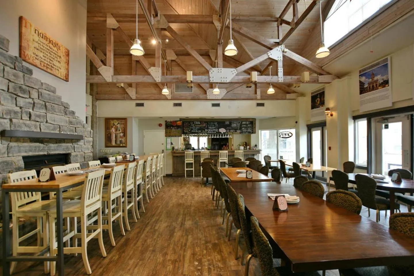 Restaurant/places to eat in Artistic Hillside Loft