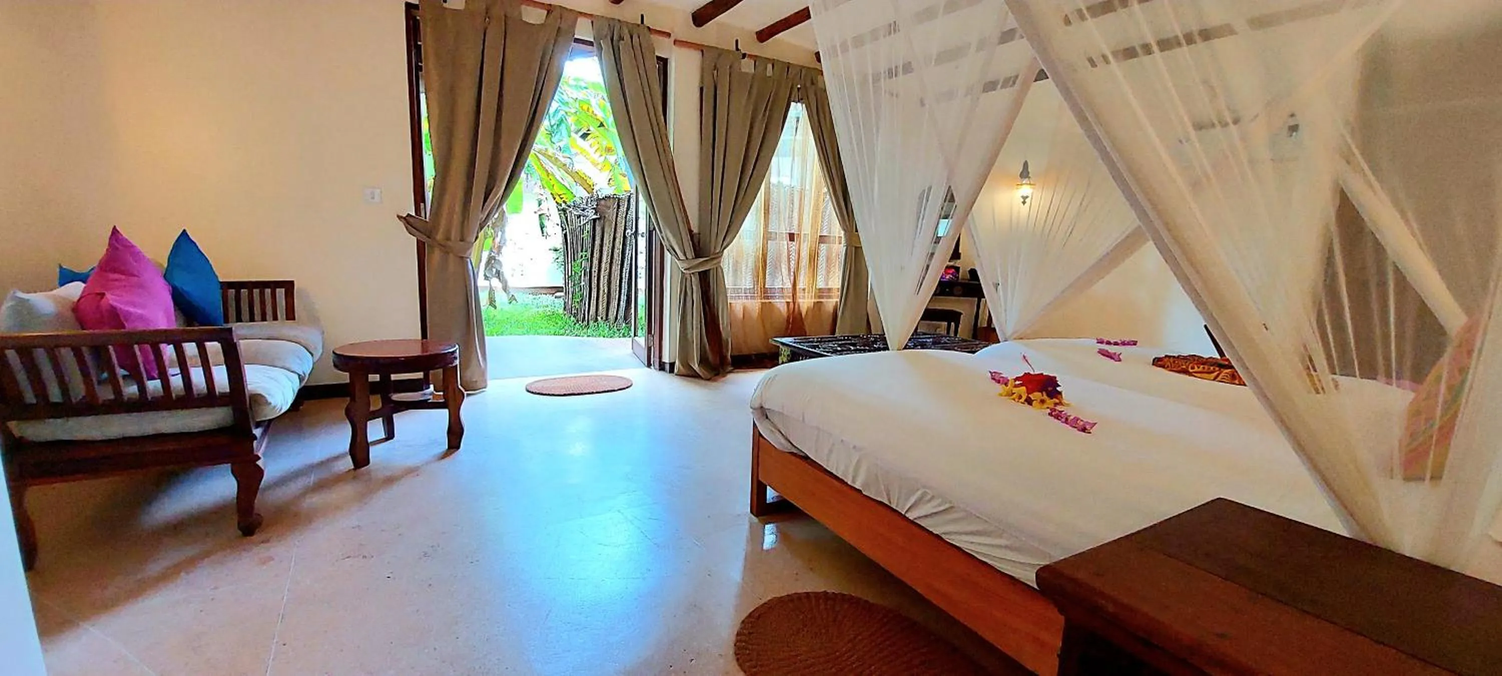 Bedroom, Bed in Kena Beach Hotel