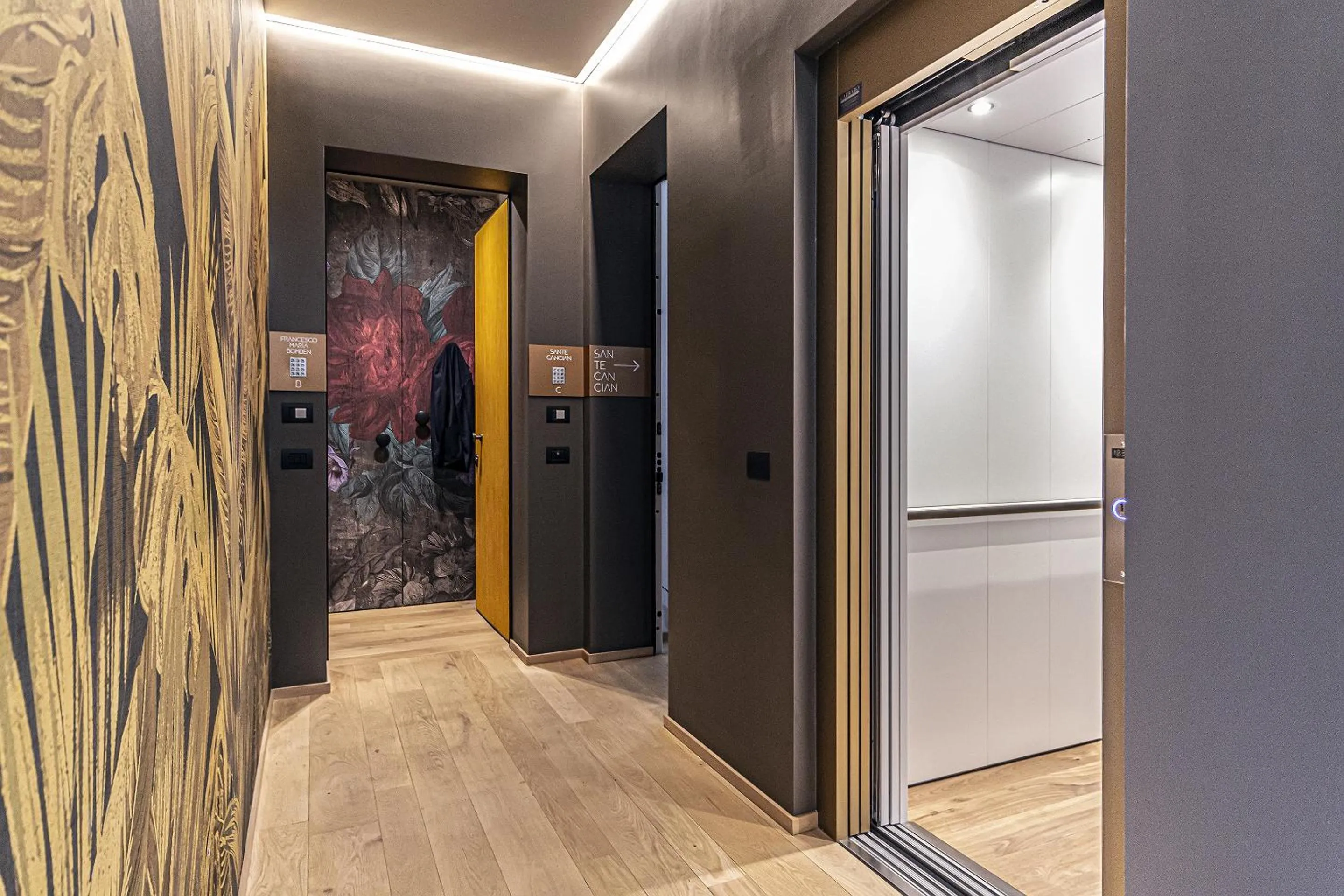 elevator in LEONI DI COLLALTO PALACE