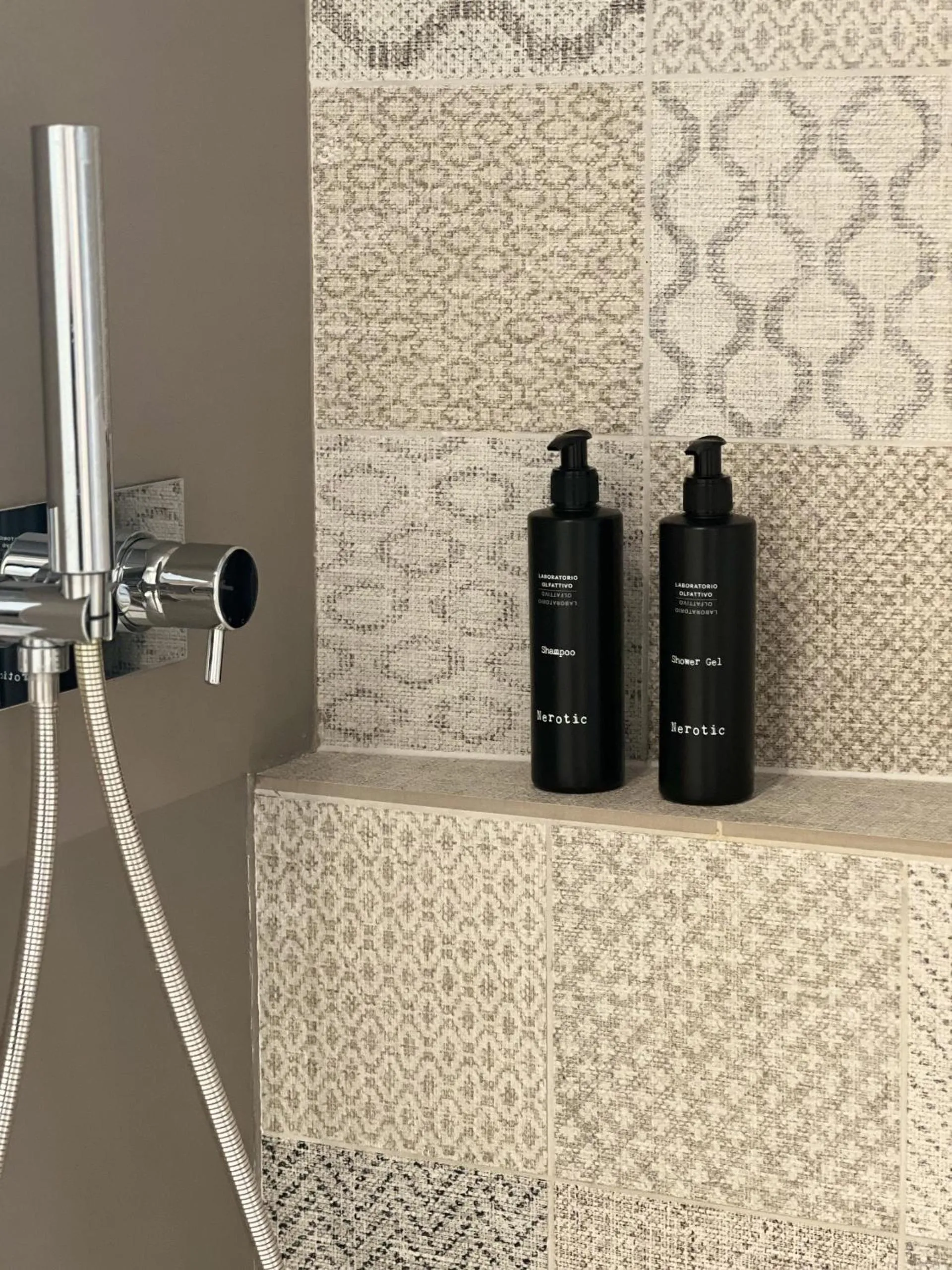 Shower in LEONI DI COLLALTO PALACE