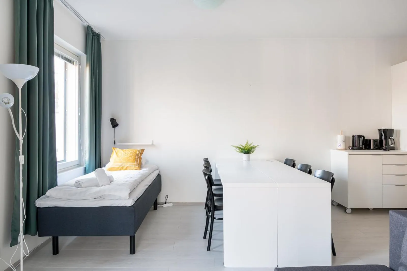 Dining area, Bed in Hiisi Homes Vantaa Kaivoksela