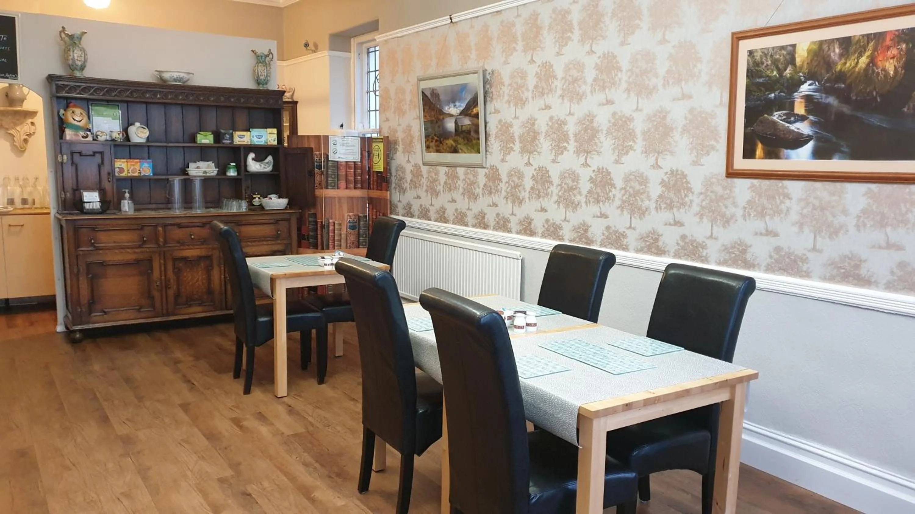 Food and drinks in Colbourn Bed and Breakfast