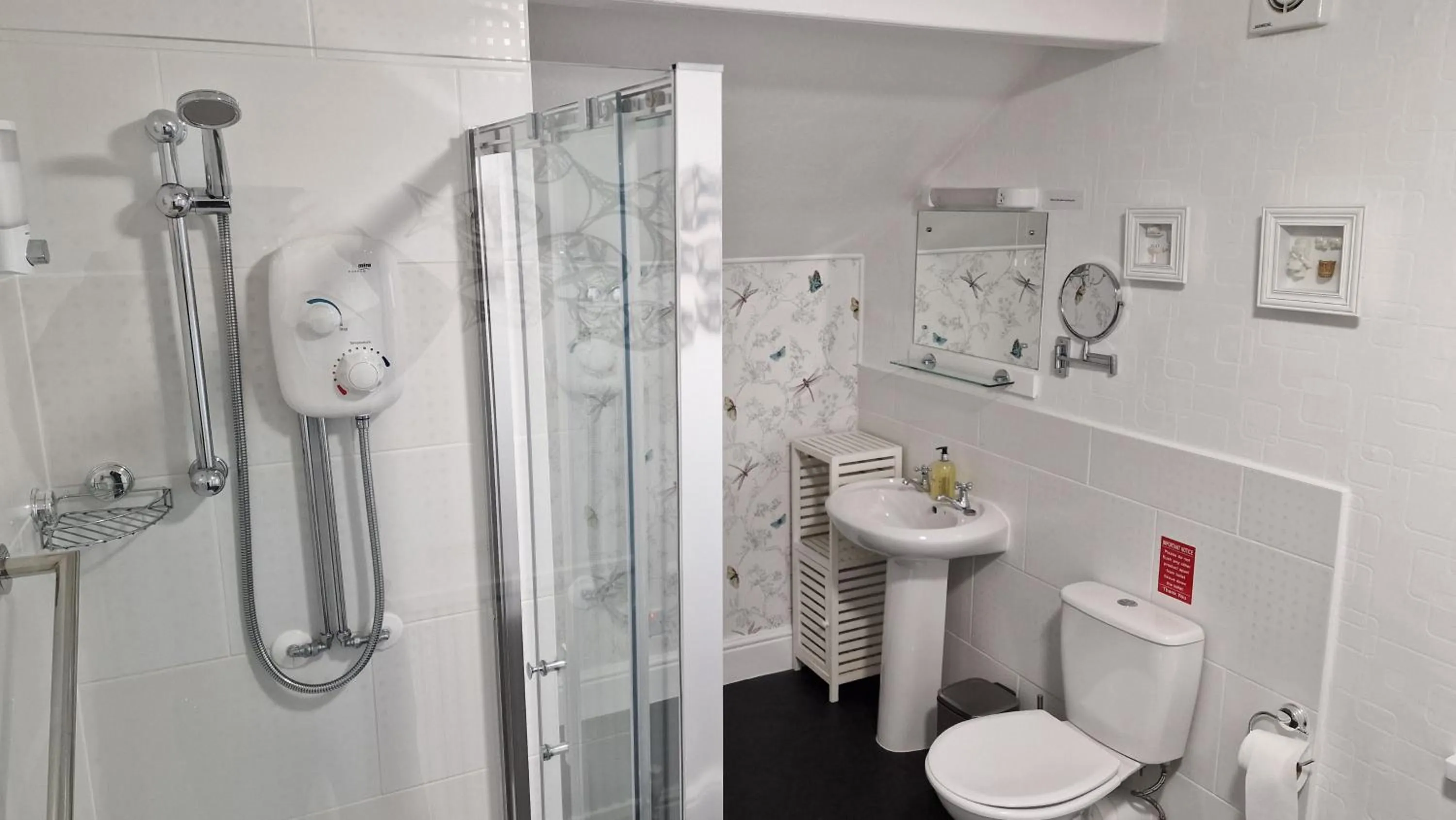 Bathroom in Colbourn Bed and Breakfast