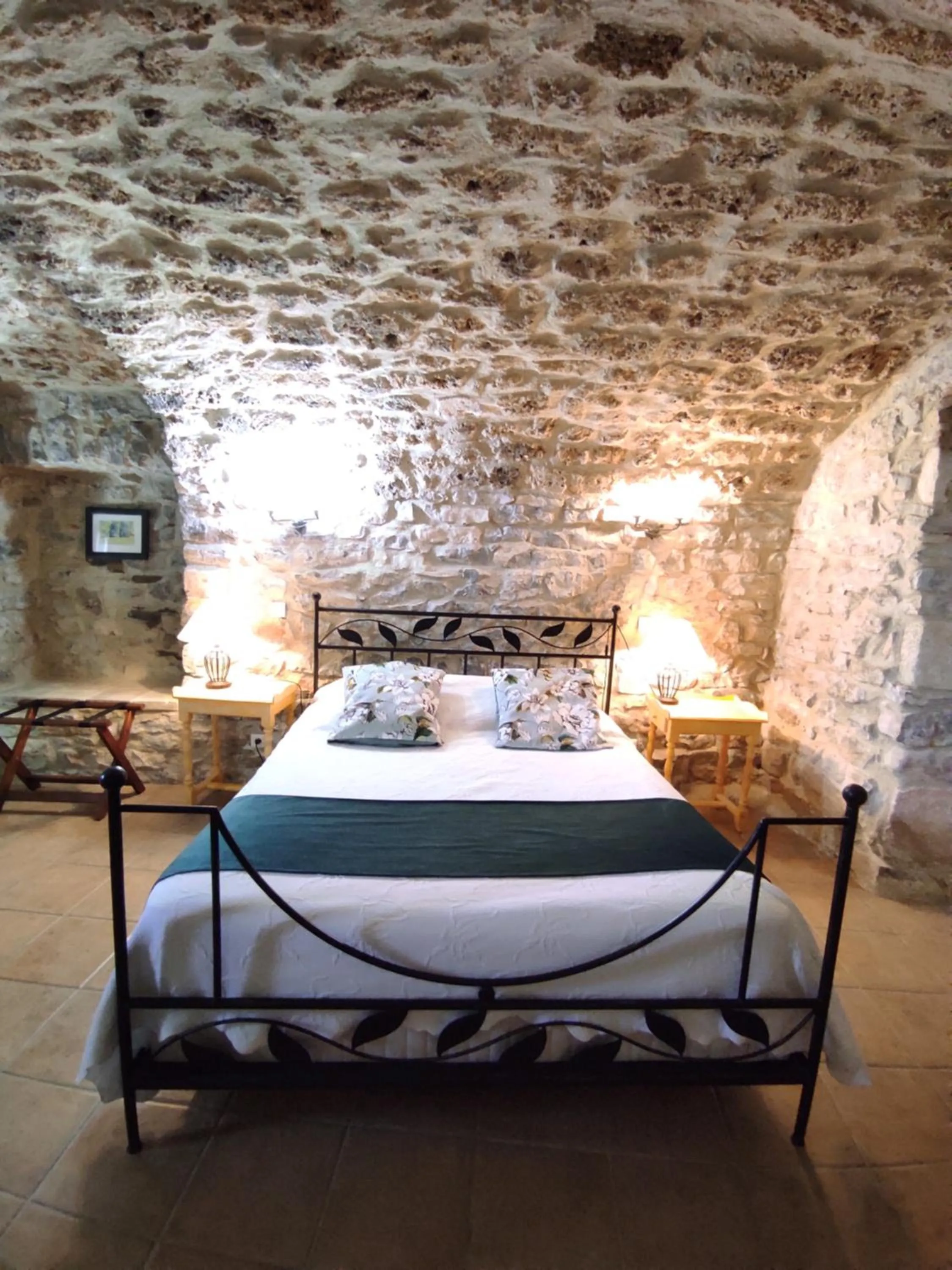 Bed in Logis Hôtel Restaurant Gîte La Bastide du Vébron