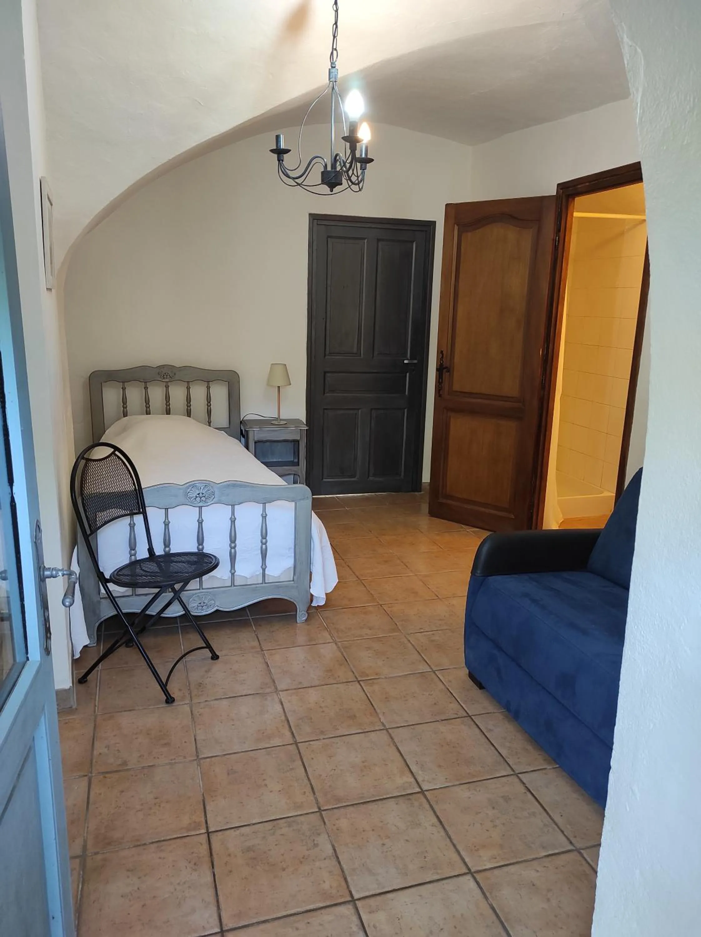 Bed in Logis Hôtel Restaurant Gîte La Bastide du Vébron