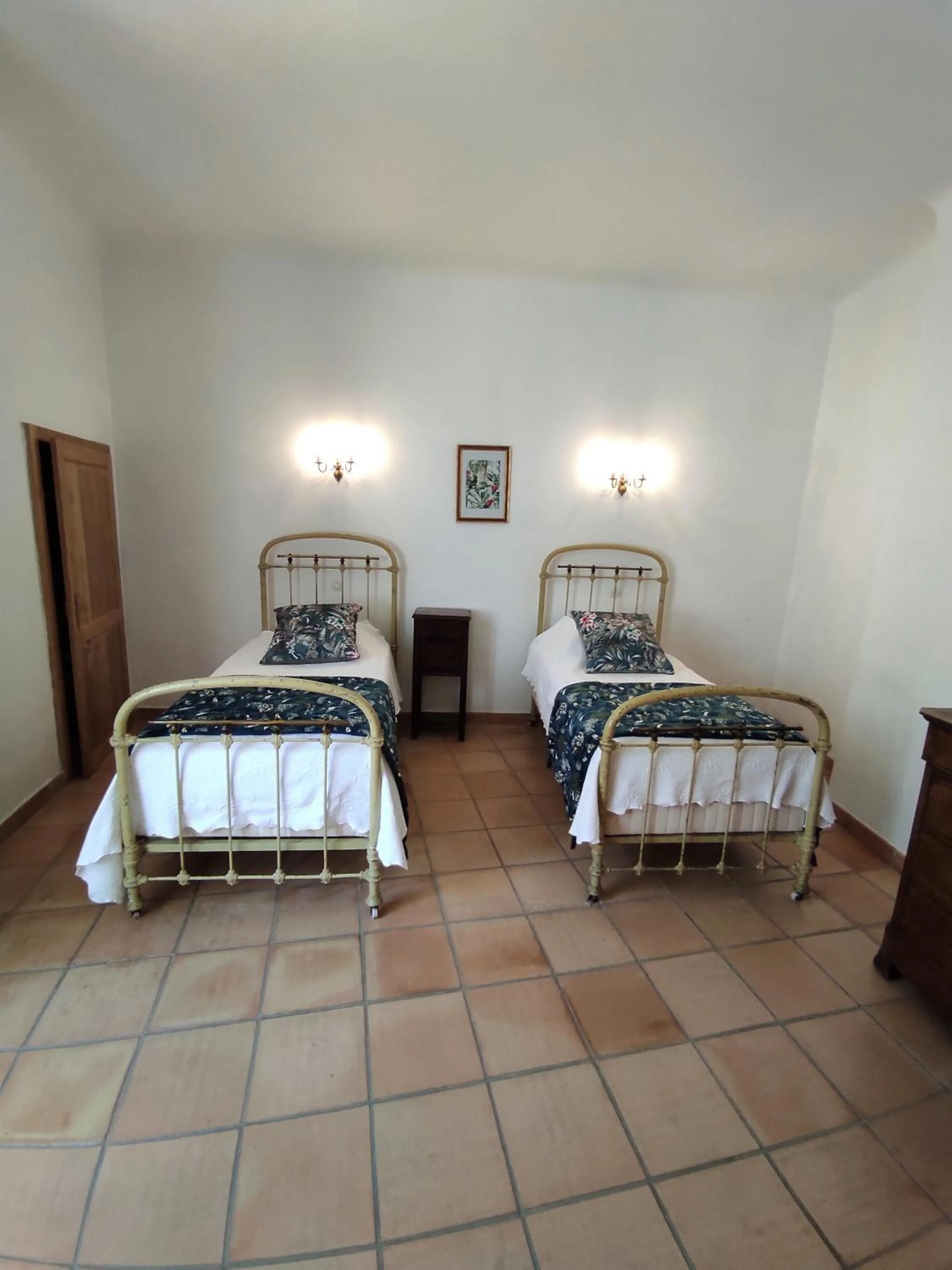 Bed in Logis Hôtel Restaurant Gîte La Bastide du Vébron