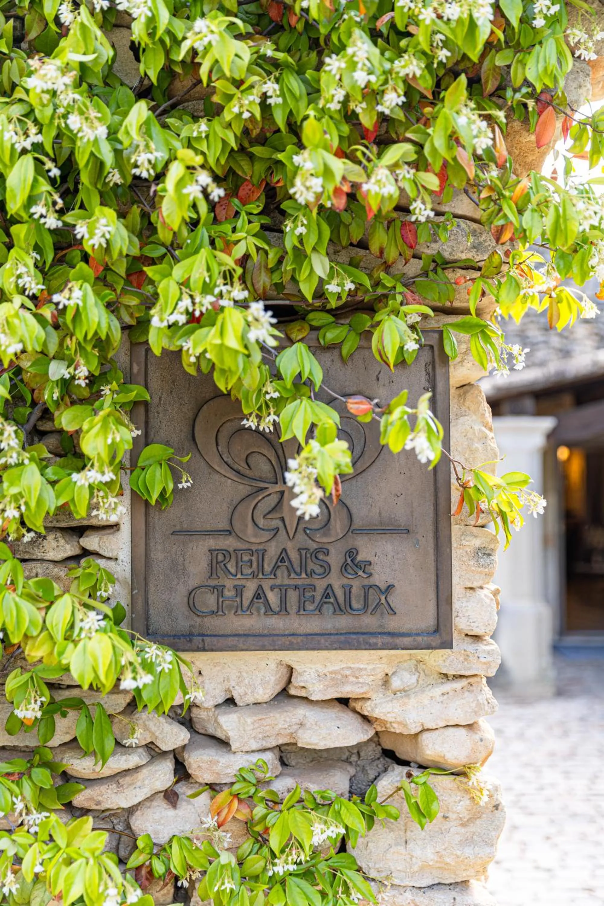 Property logo or sign in Mas des Herbes Blanches Hôtel & Spa – Relais & Châteaux
