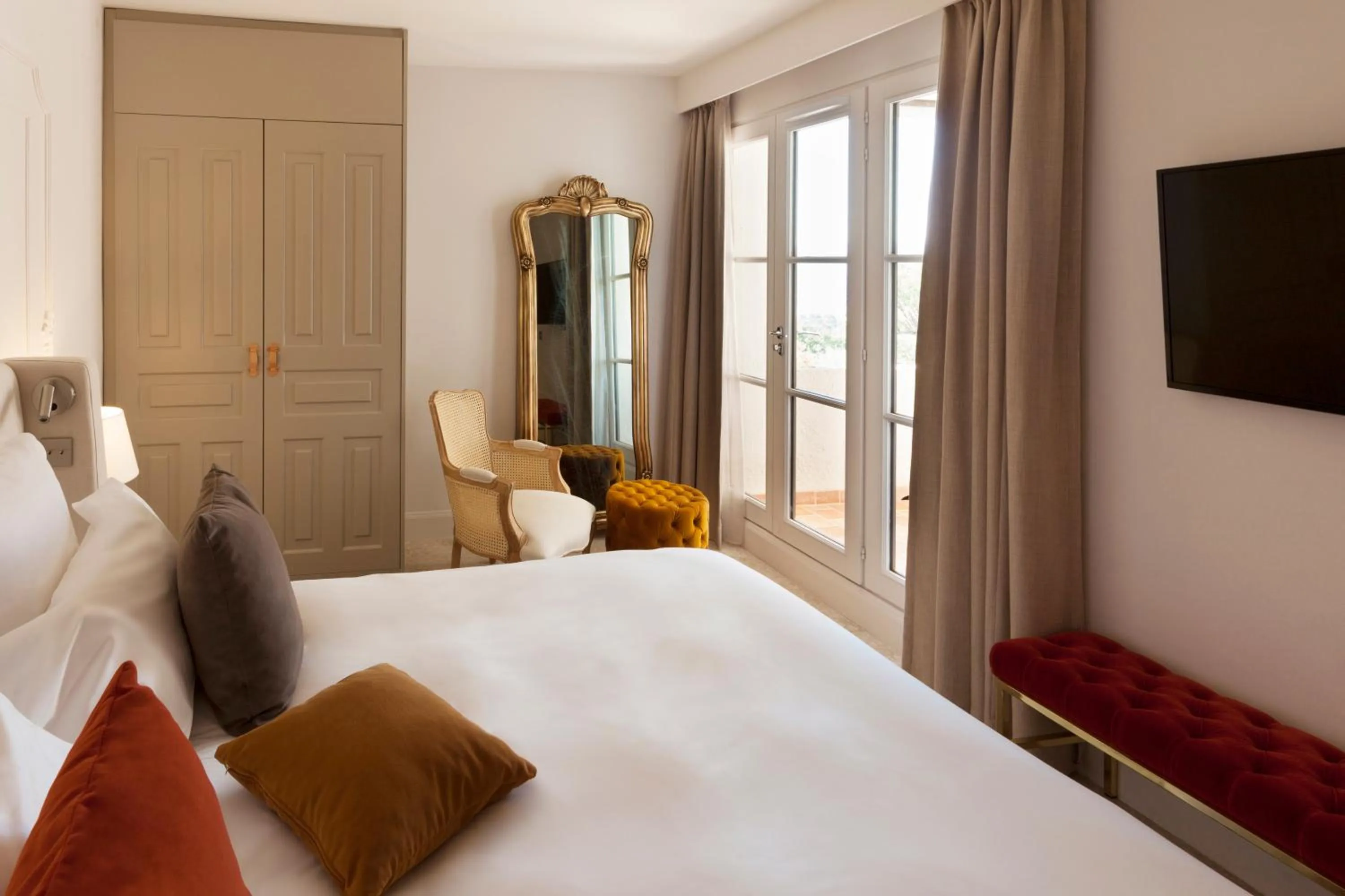 Bed in Mas des Herbes Blanches Hôtel & Spa – Relais & Châteaux