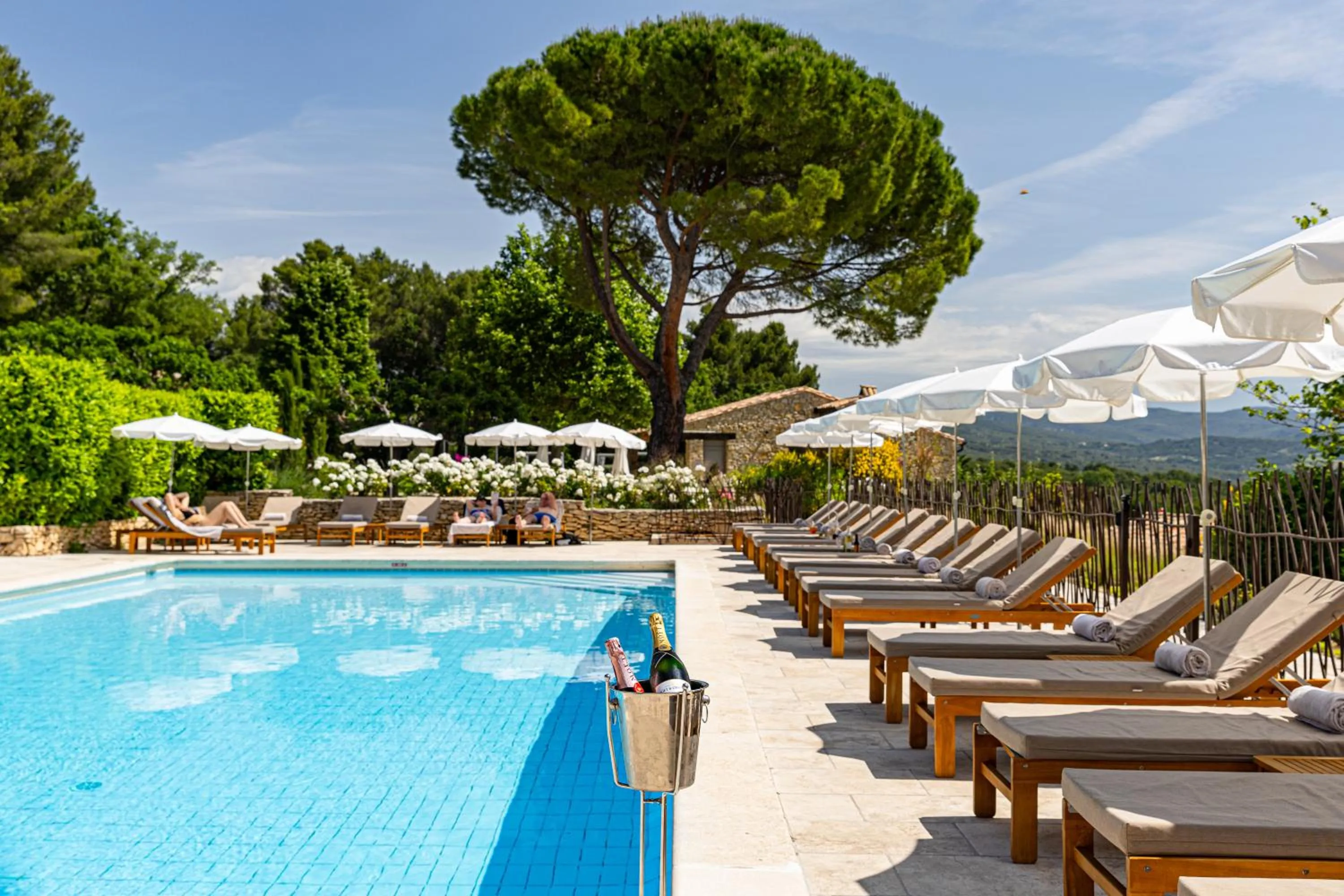 Swimming pool in Mas des Herbes Blanches Hôtel & Spa – Relais & Châteaux