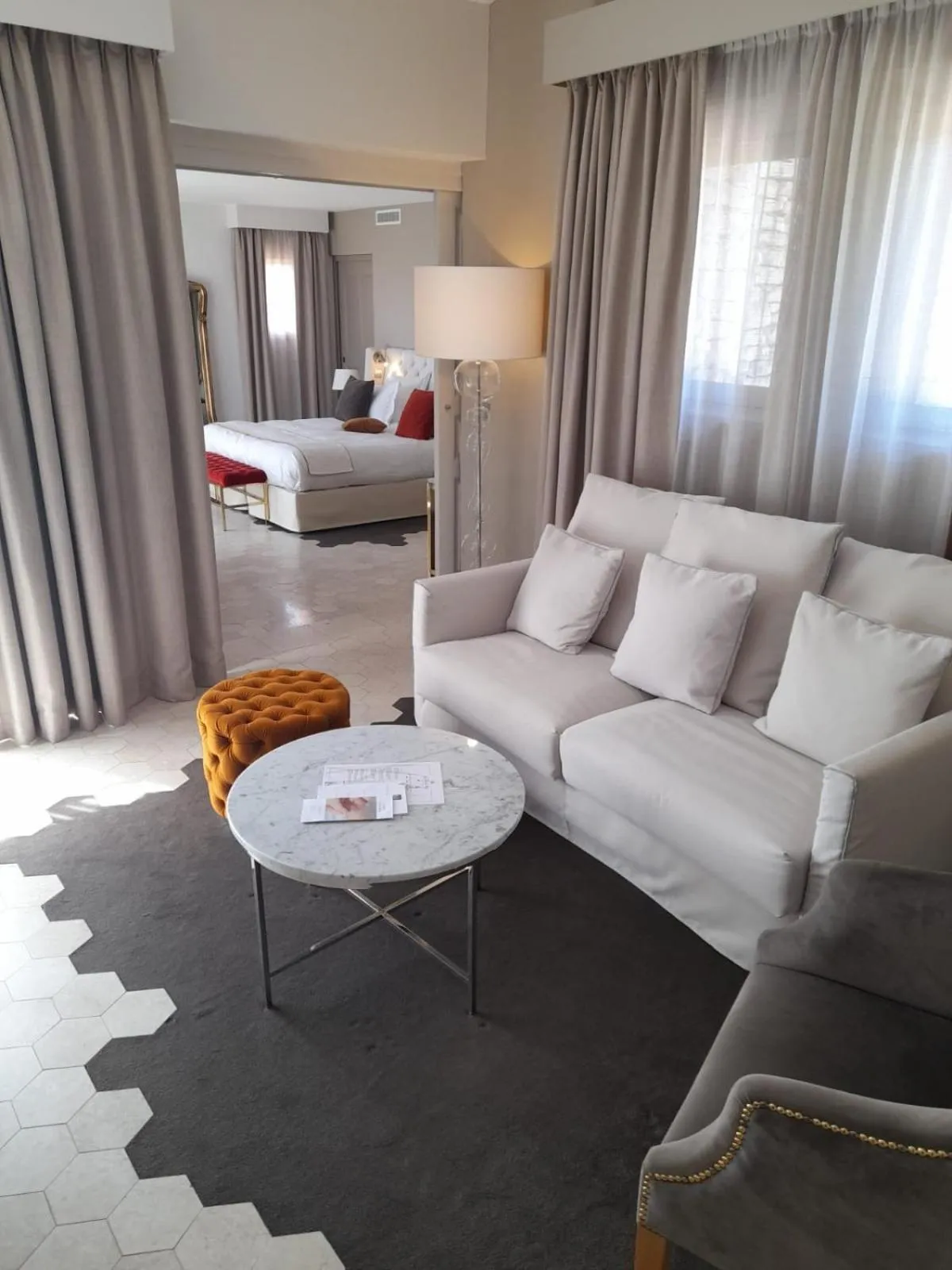 Living room, Bed in Mas des Herbes Blanches Hôtel & Spa – Relais & Châteaux