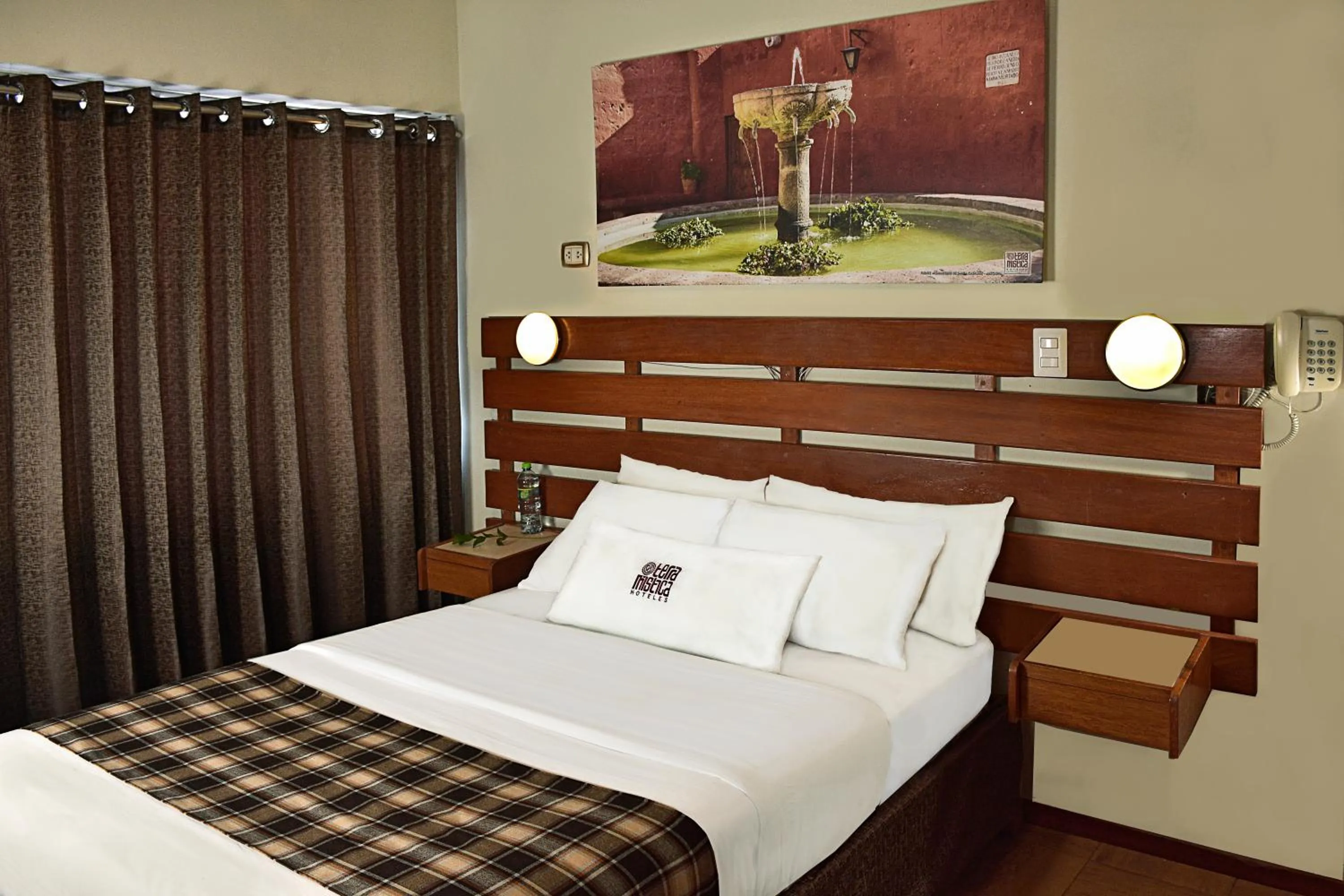 Shower, Bed in TERRAMISTICA CENTRO BY Casa Consuelo