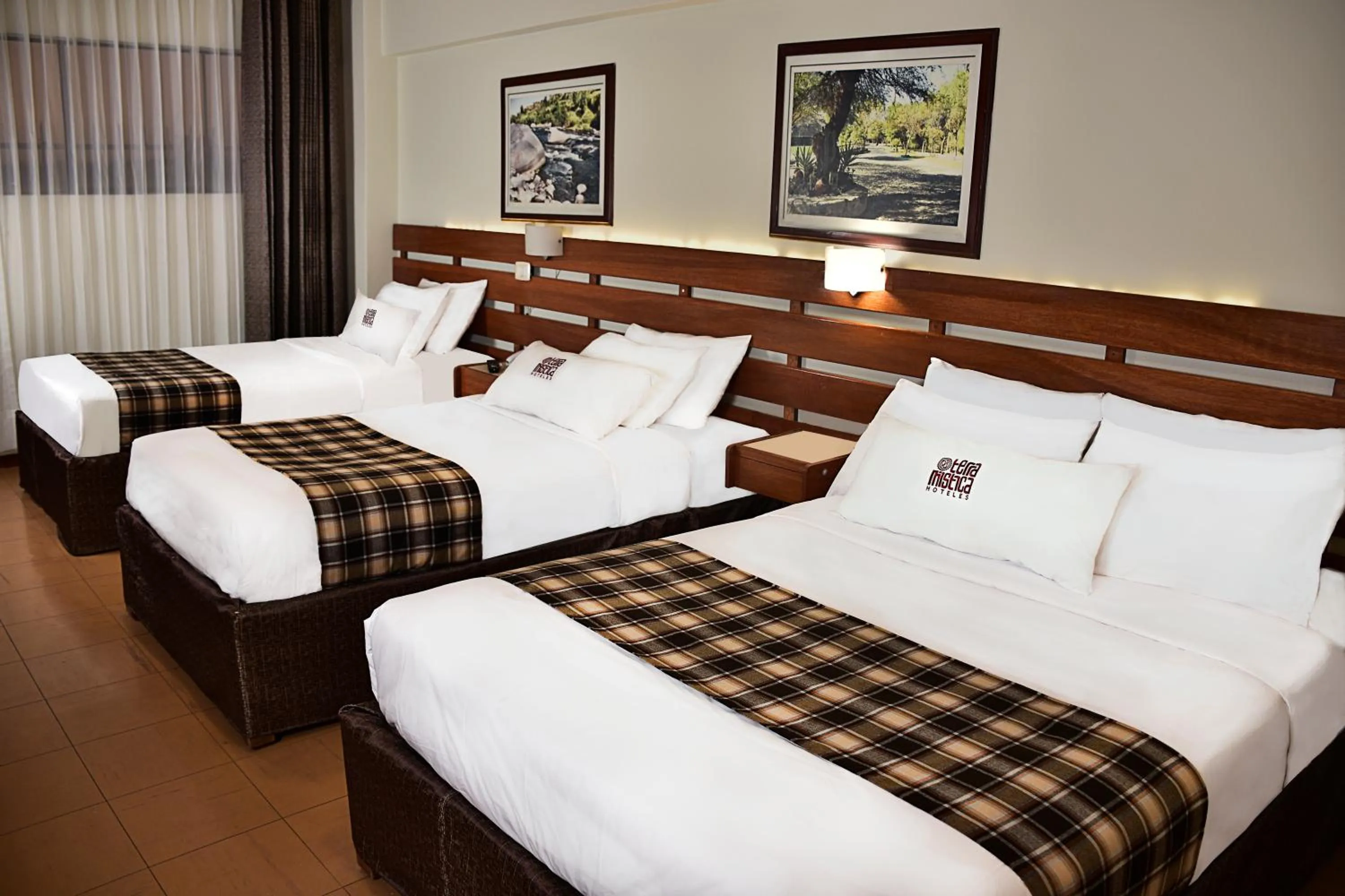 Shower, Bed in TERRAMISTICA CENTRO BY Casa Consuelo