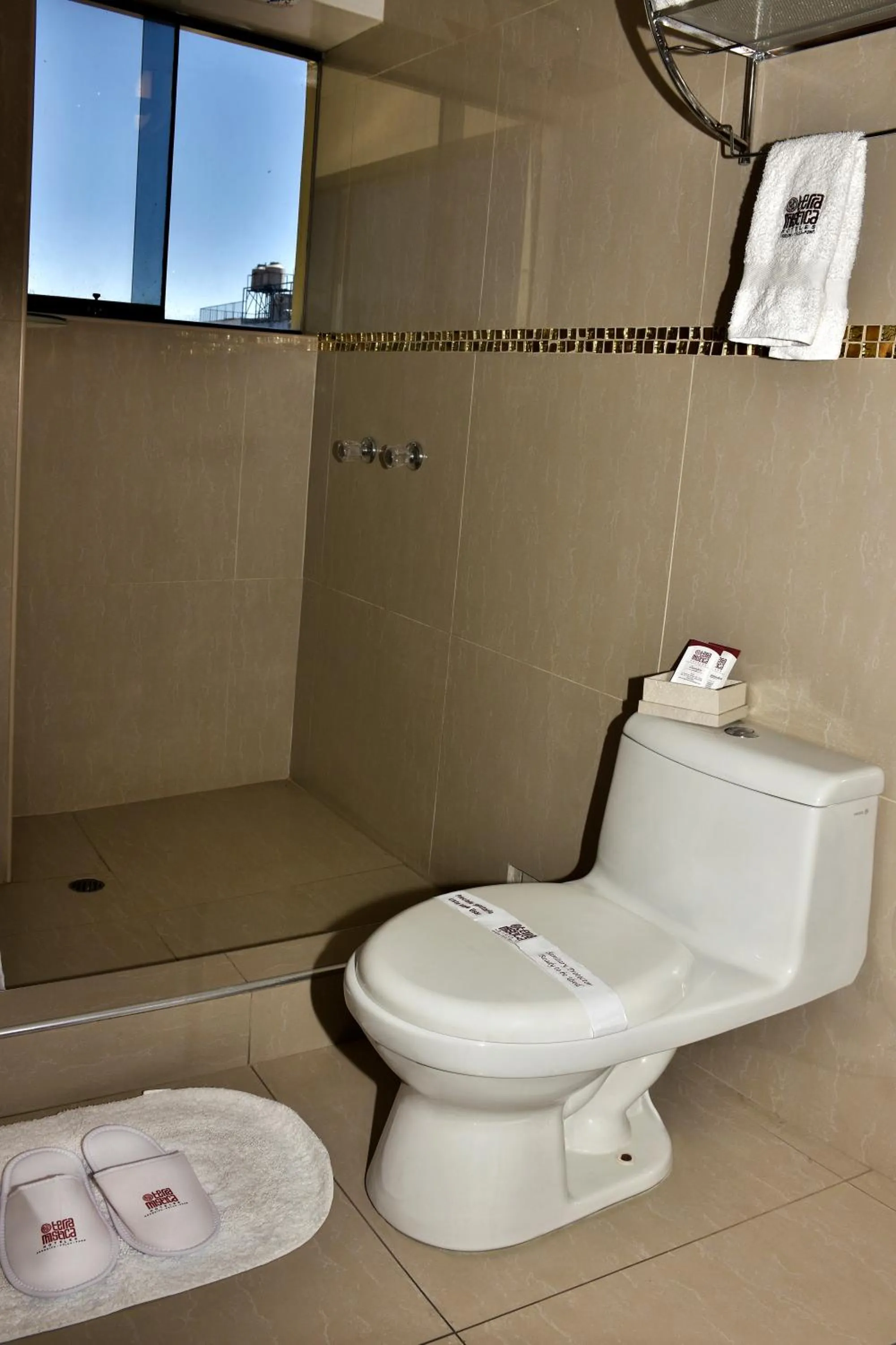 Bathroom in TERRAMISTICA CENTRO BY Casa Consuelo