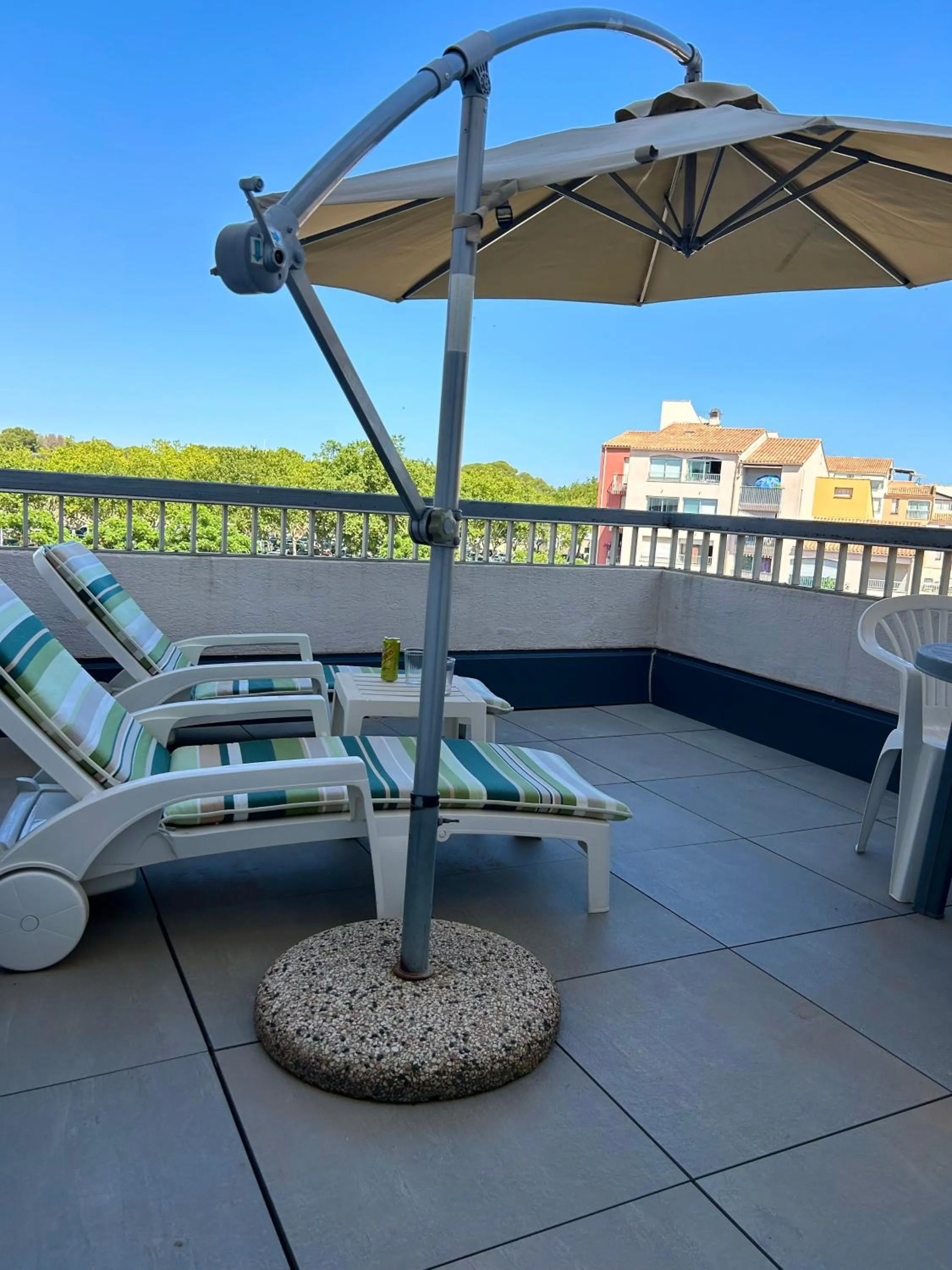 Patio in Brit Hotel Opal Centre Port