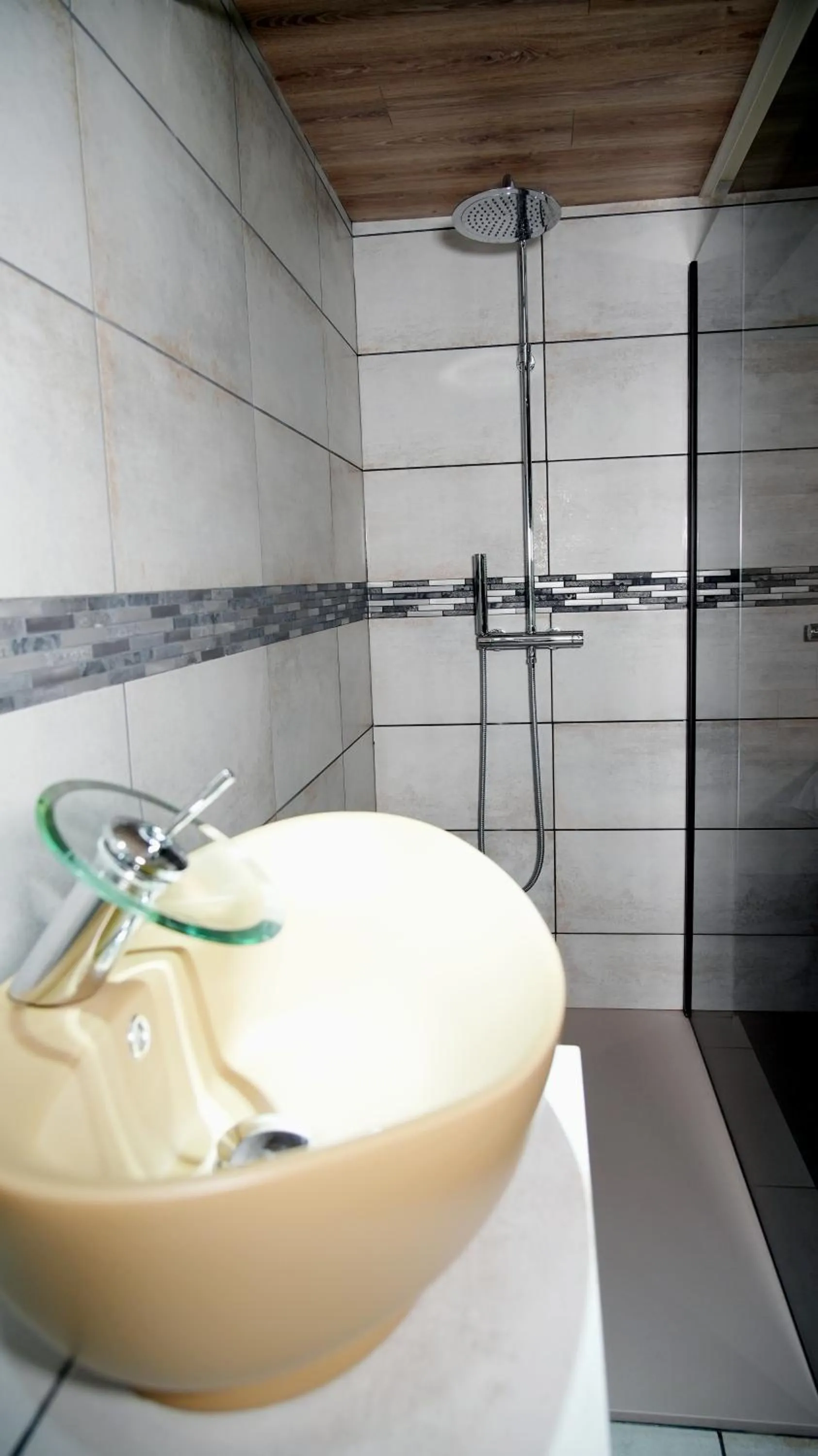 Shower in La Sapinière St Lary Soulan